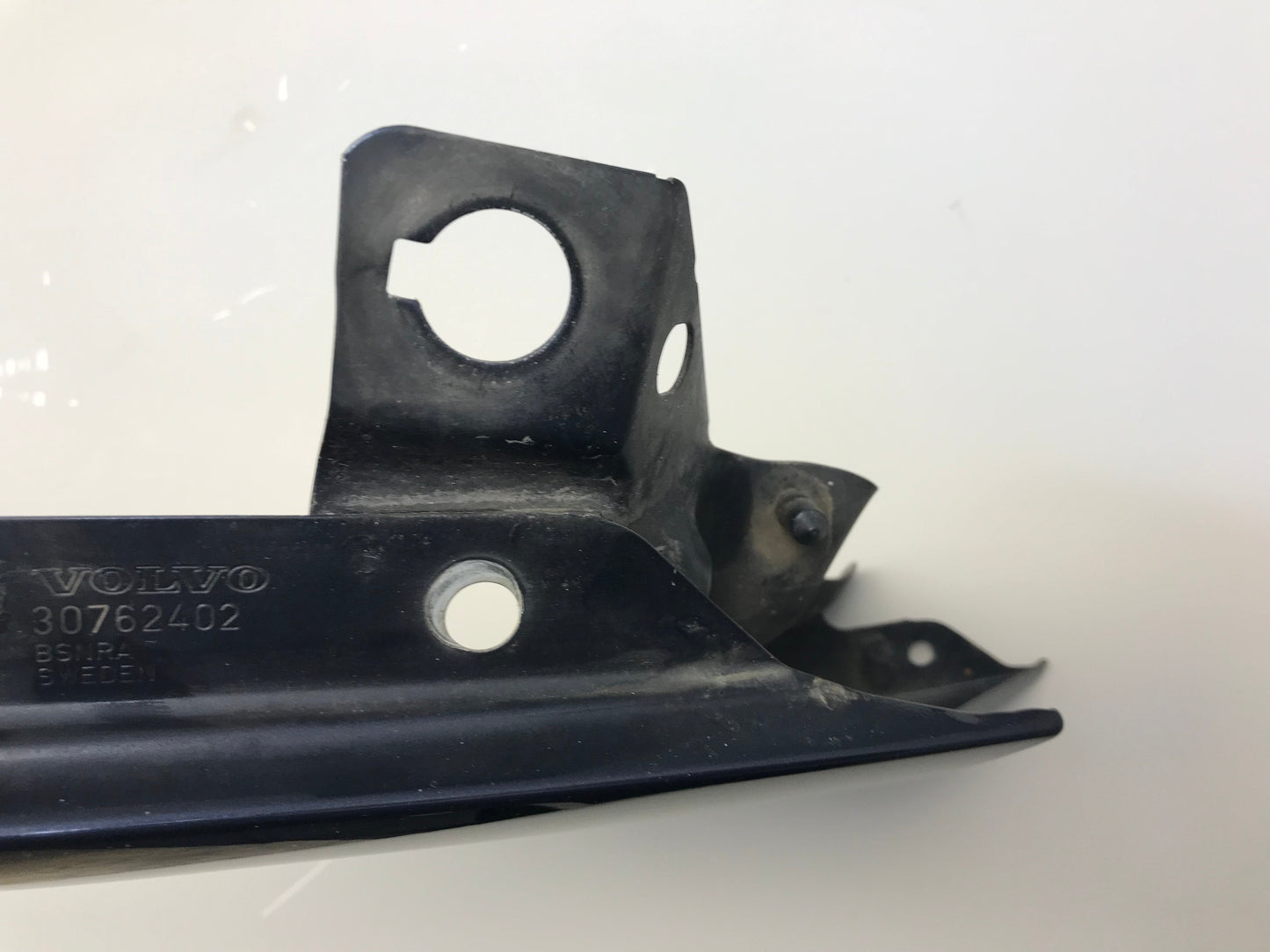 Volvo XC60 2013-2017 Wing Right Side OEM: 30762402