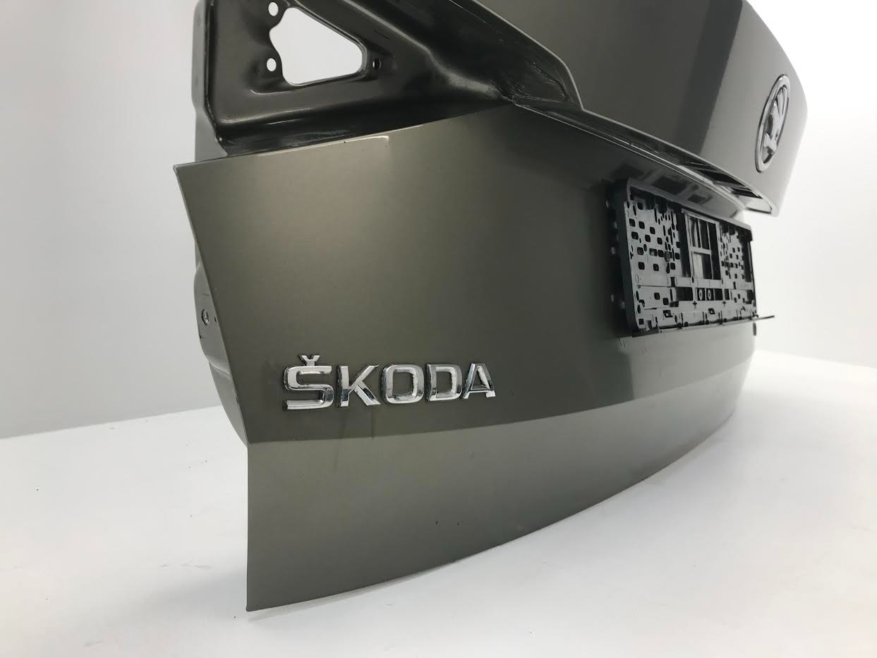 SKODA Kodiaq I 2017-2024 Bootlid Rear Boot 565827159 ( with defect )
