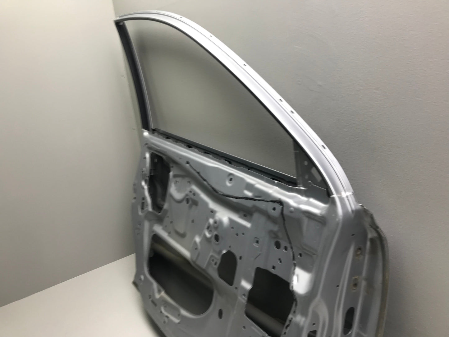 Subaru Legacy Mk5 Estate 2010-2016 Door Front Left Used ( with defect ) OEM: 60009AJ0309P