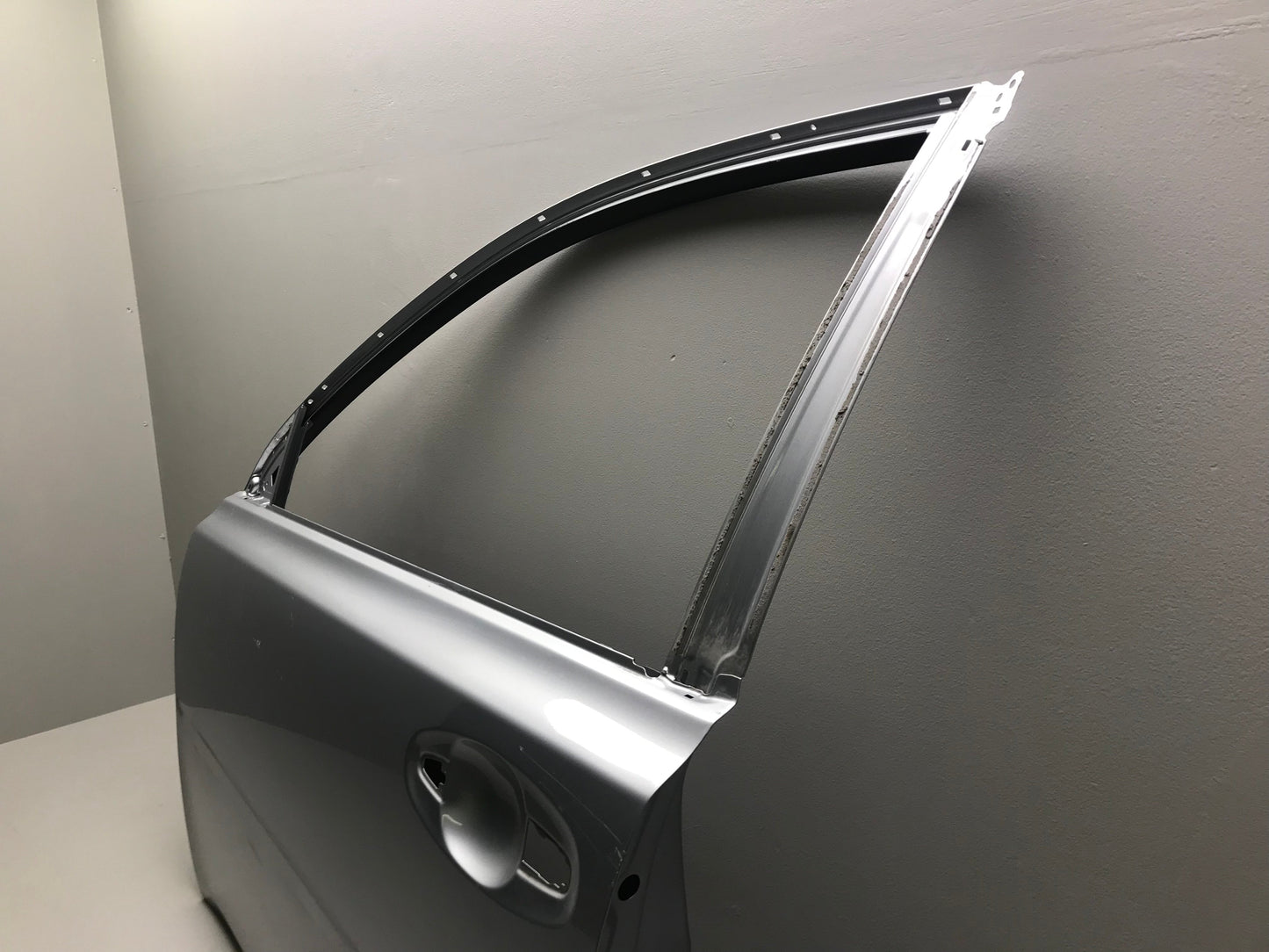 Subaru Legacy Mk5 Estate 2010-2016 Door Front Left Used ( with defect ) OEM: 60009AJ0309P