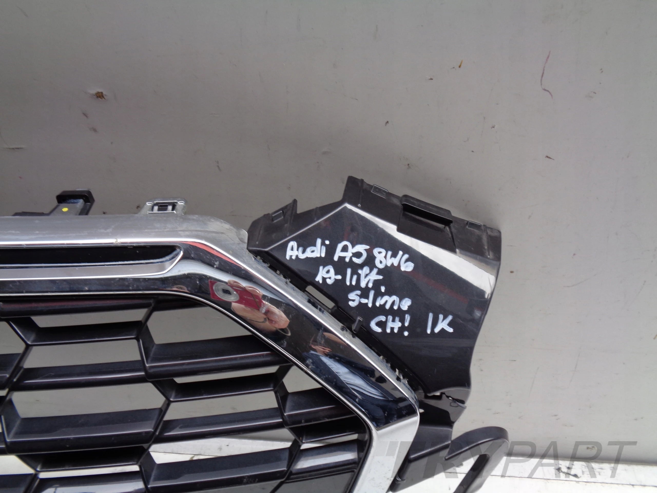 AUDI A5 8W6 19- LIFT GRILLE COVER