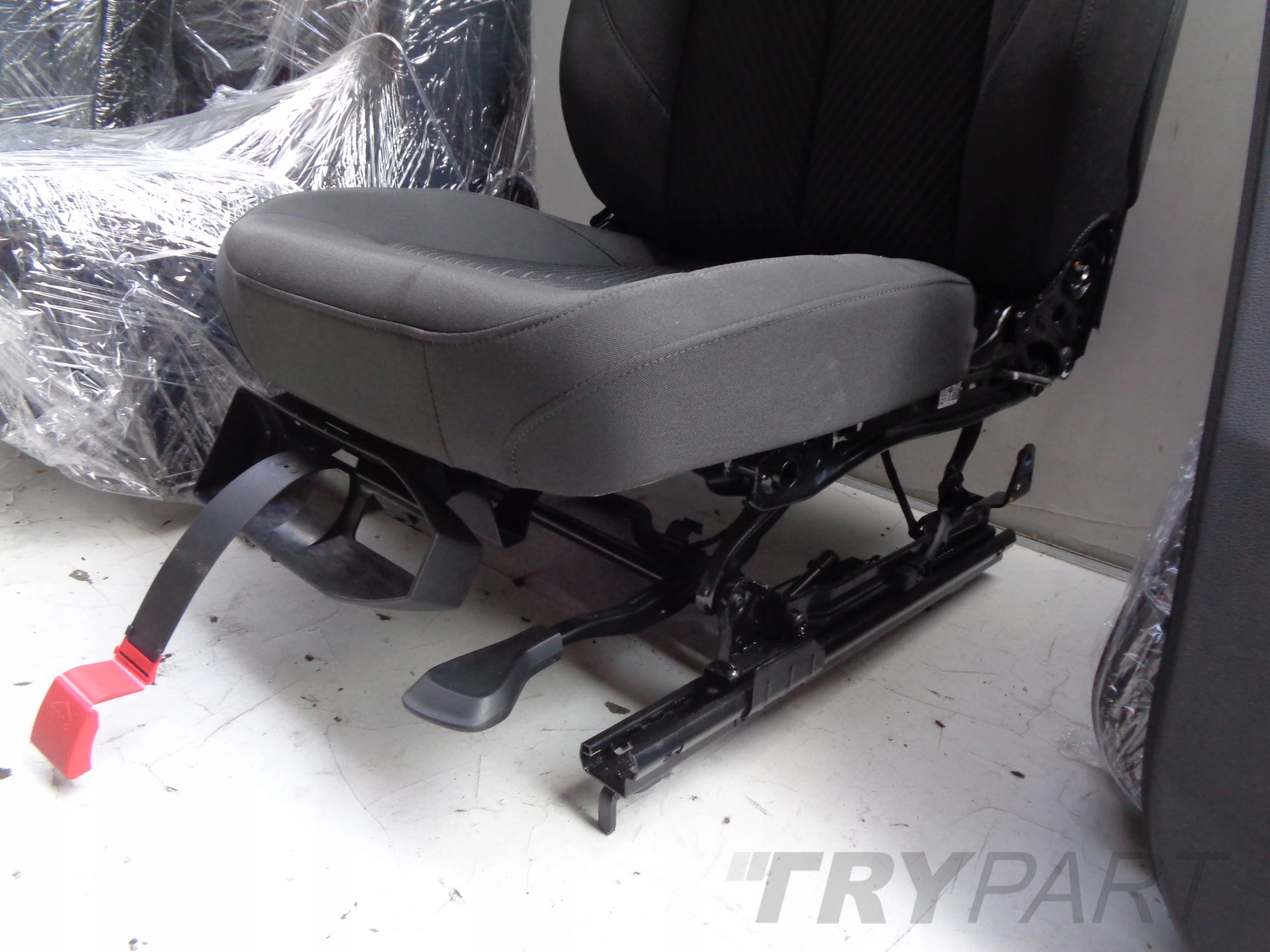 AUDI Q5 80A 17- SEATS CHAIRS SOFA DOOR PANELS