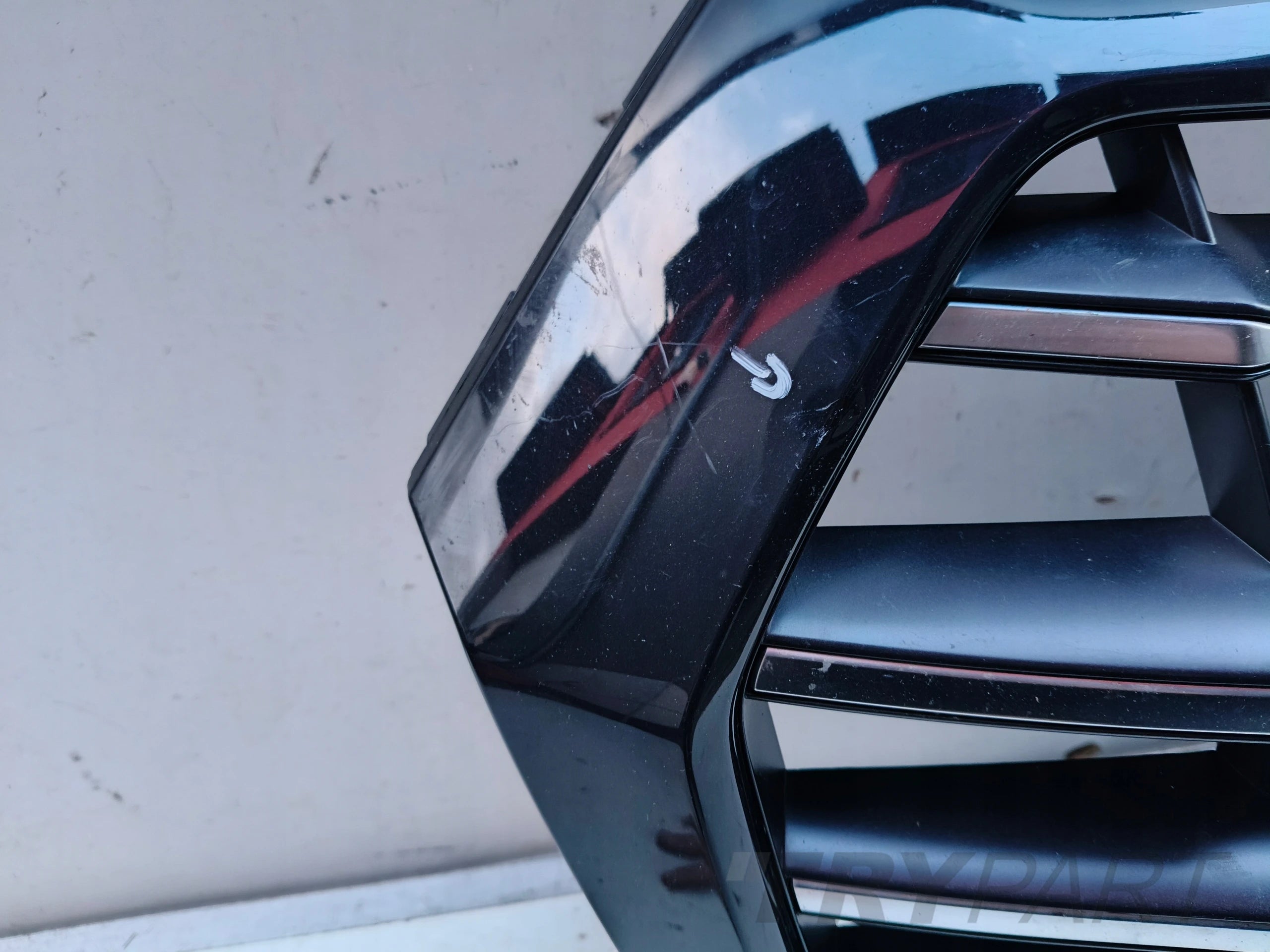AUDI Q5 II 80A 16-20 S-LINE BLACK RADIATOR GRILLE