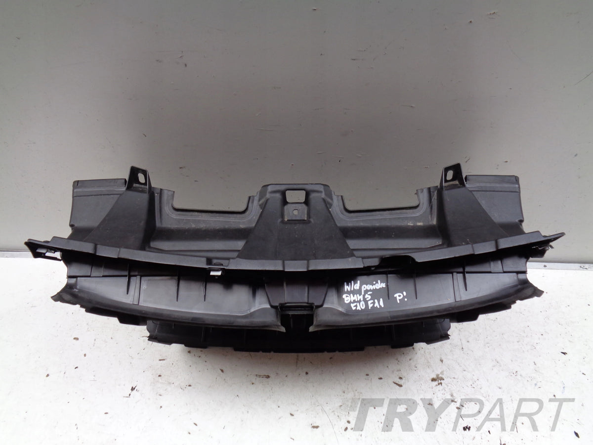 BMW 5 F10 F11 Steering Wheel Air Inlet