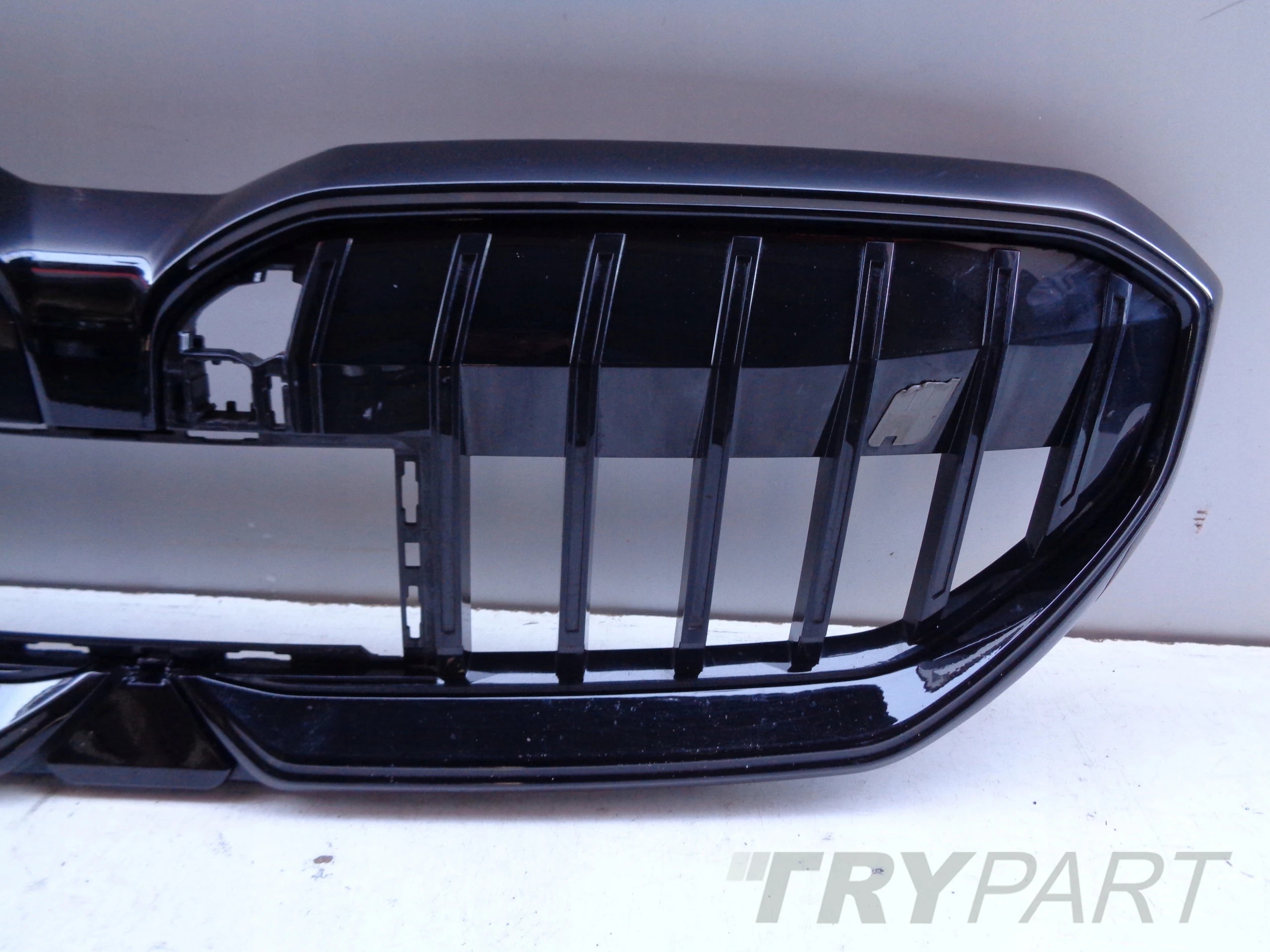 BMW 5 G60 G61 23- M-PACKET LED Grille Cover