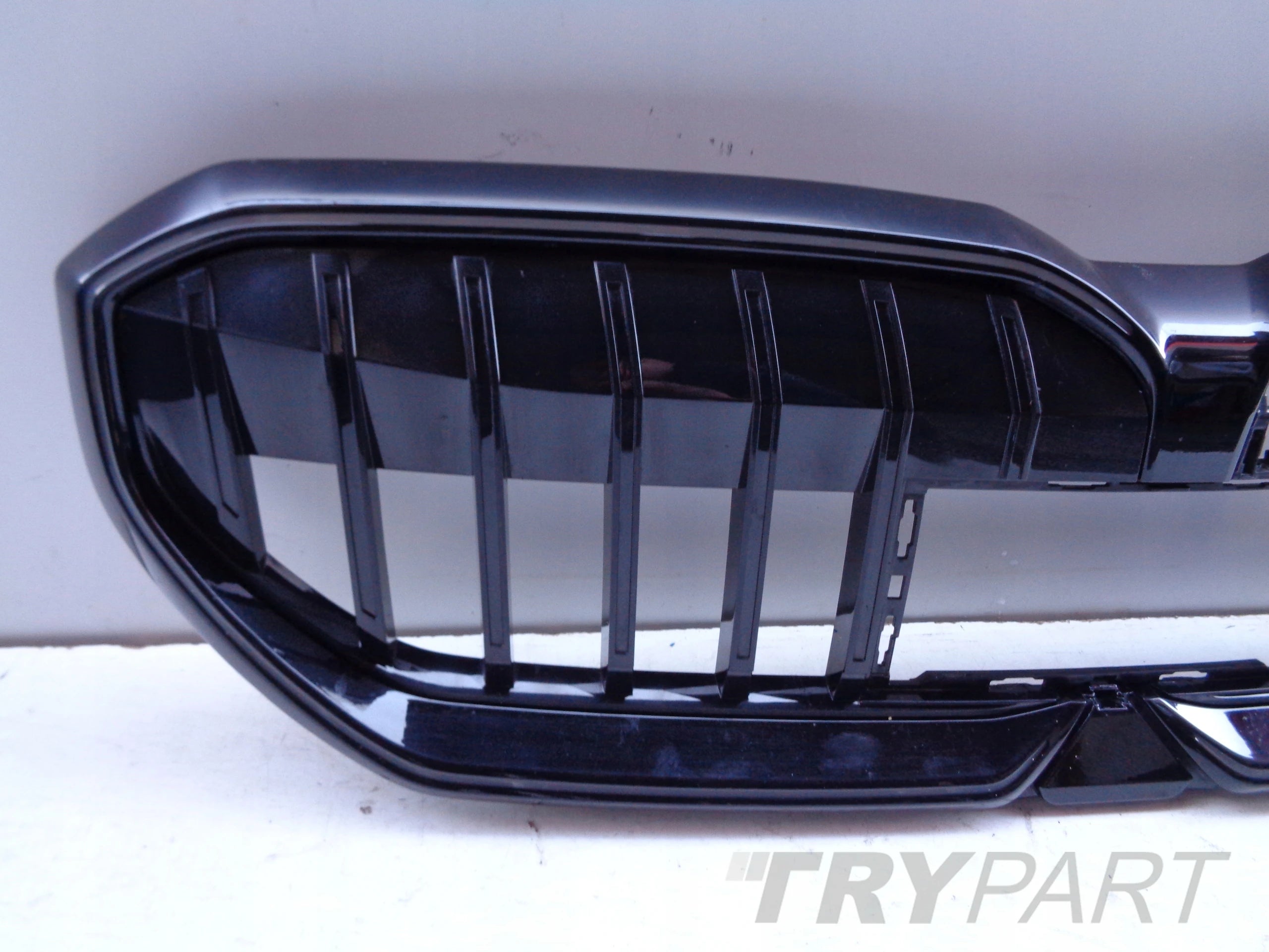 BMW 5 G60 G61 23- M-PACKET LED Grille Cover