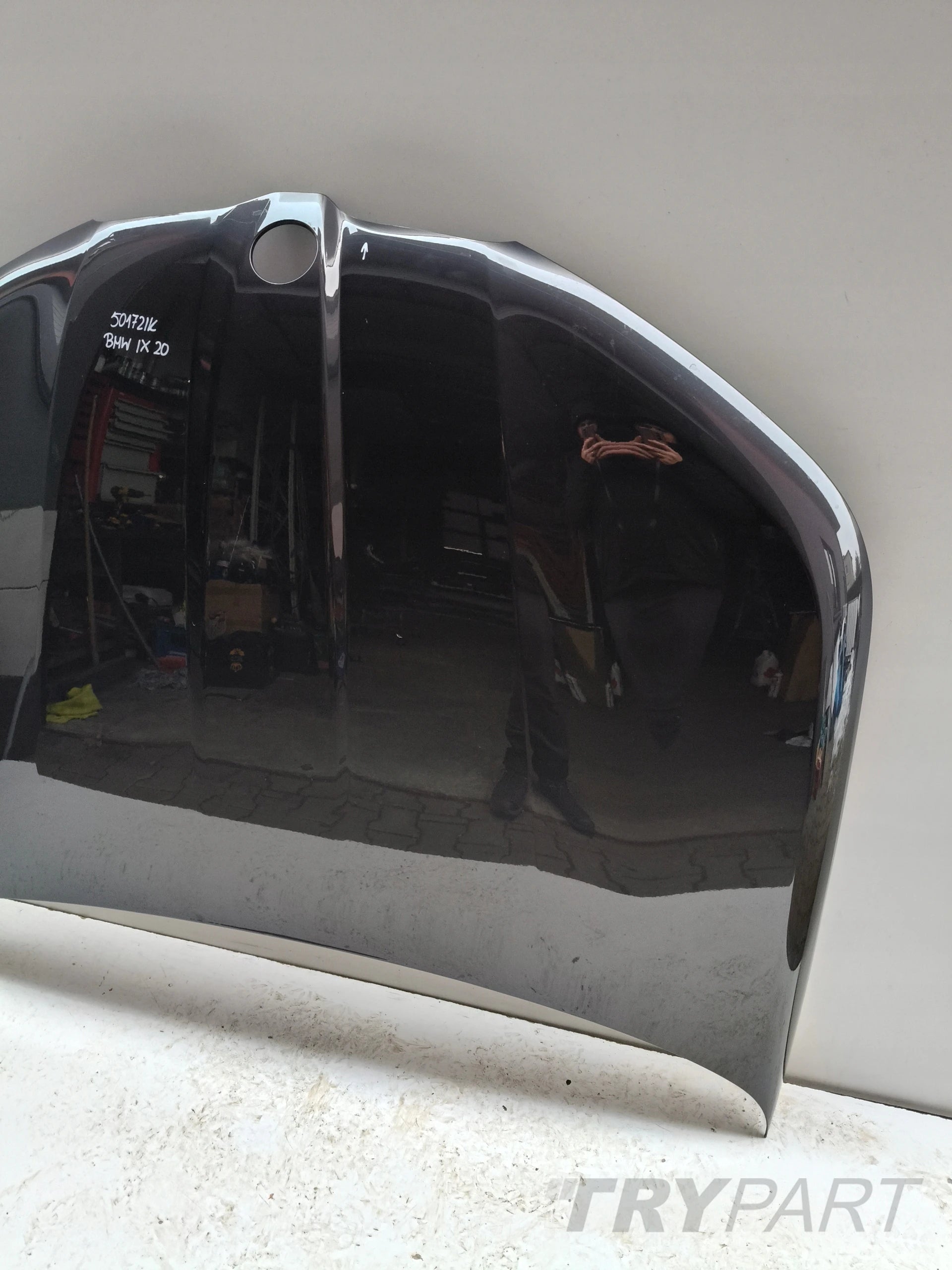 BMW IX I20 ENGINE HOOD COVER NO 50172