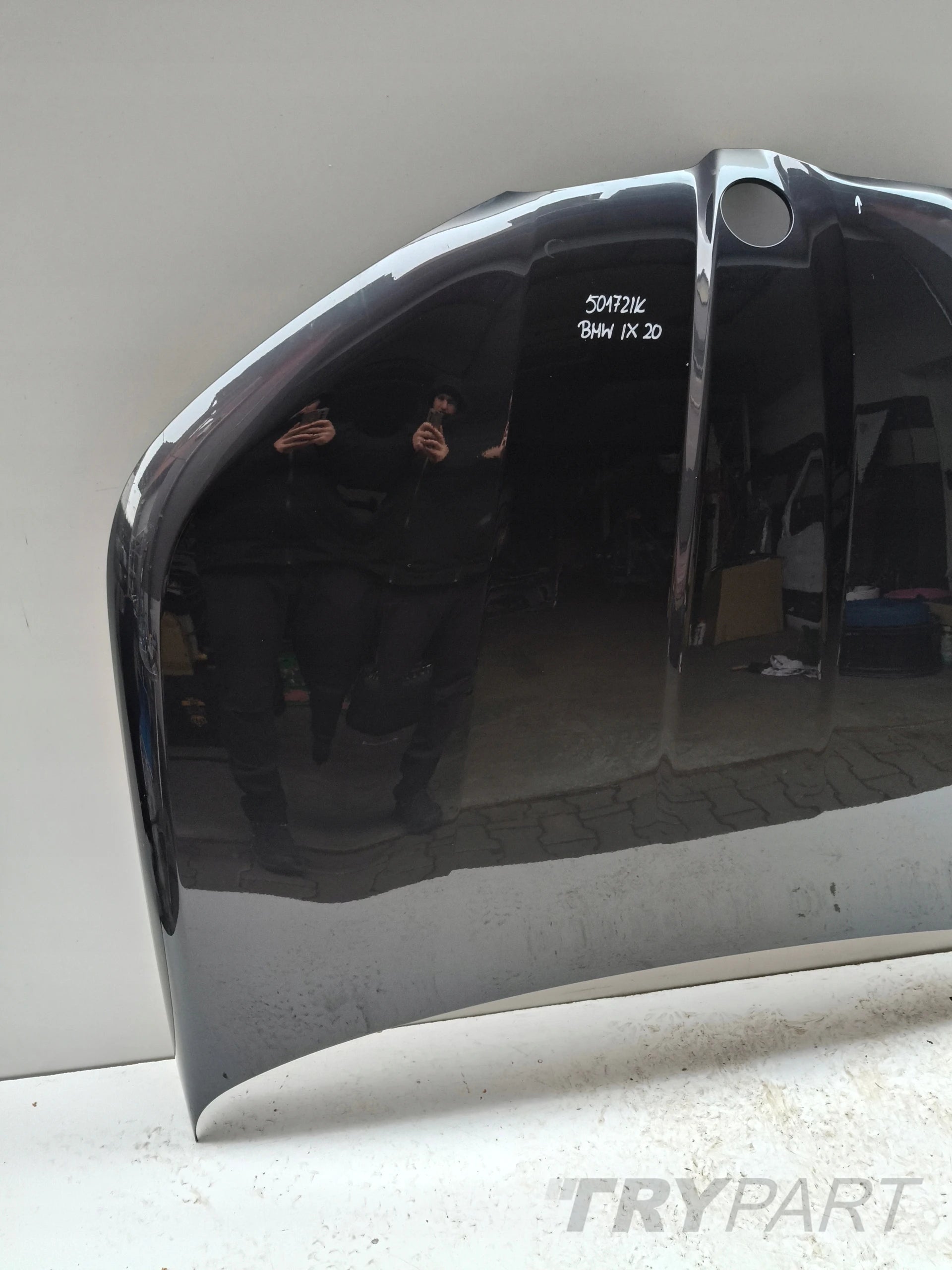 BMW IX I20 ENGINE HOOD COVER NO 50172