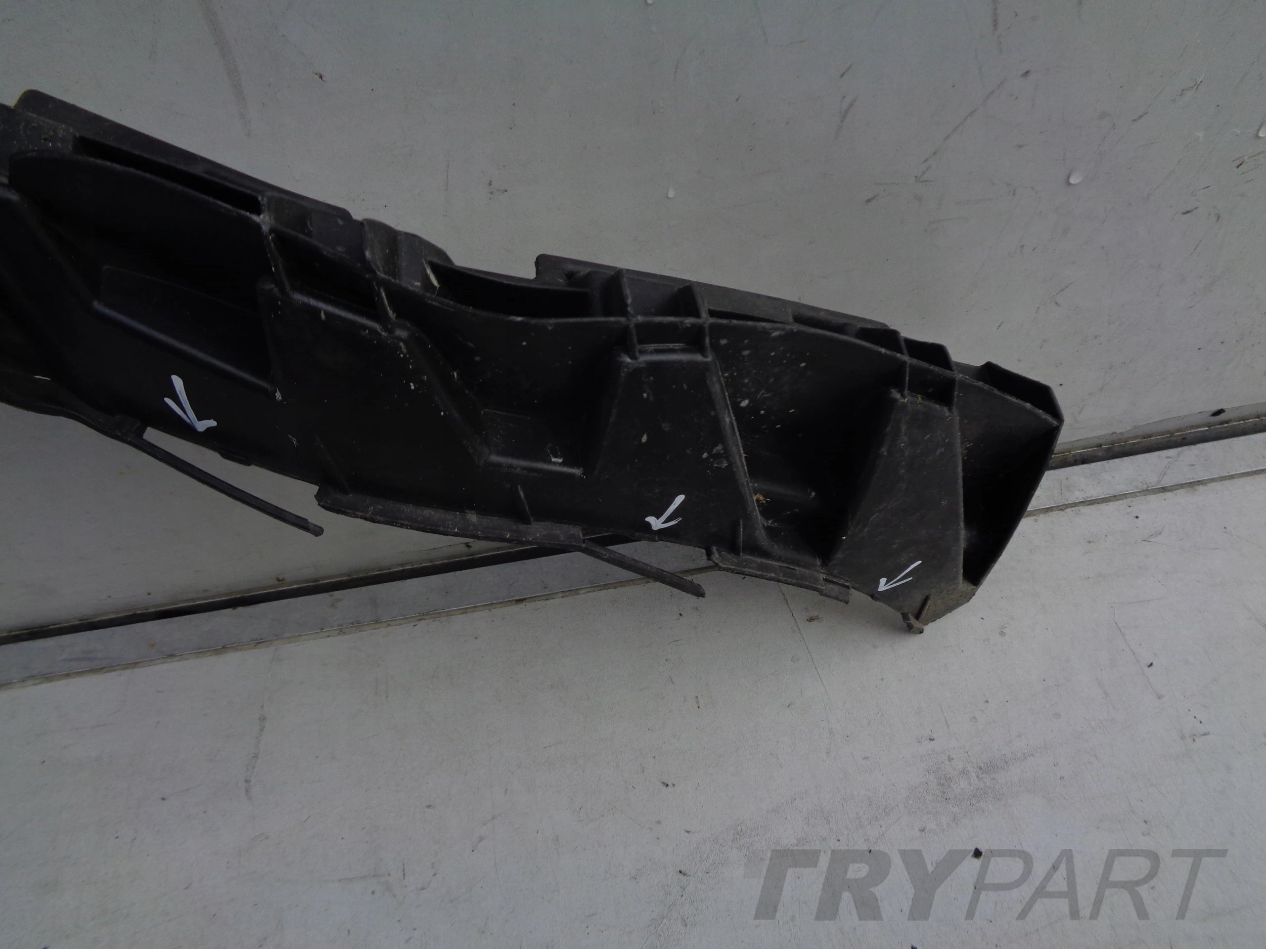 BUMPER GRILLE BRACKET MERCEDES E-CLASS W213 16-