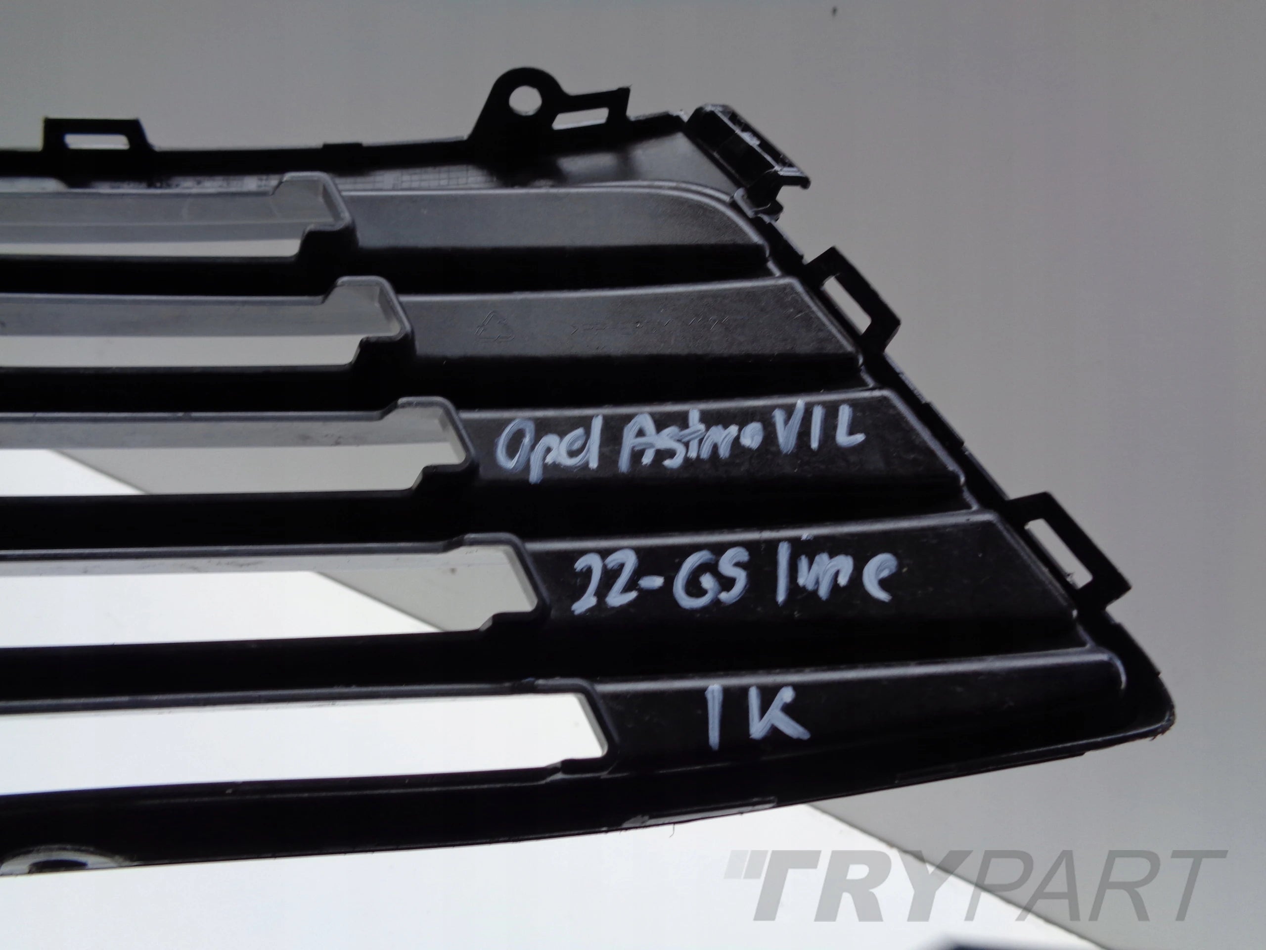 BUMPER GRILLE OPEL ASTRA VI L 22- GS-LINE