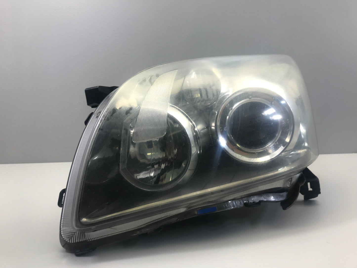 Toyota Avensis T25 2006-2009 Headlight Left Side  ( LHD car ) OEM:  8596724010, 3900078496, 12V24V310