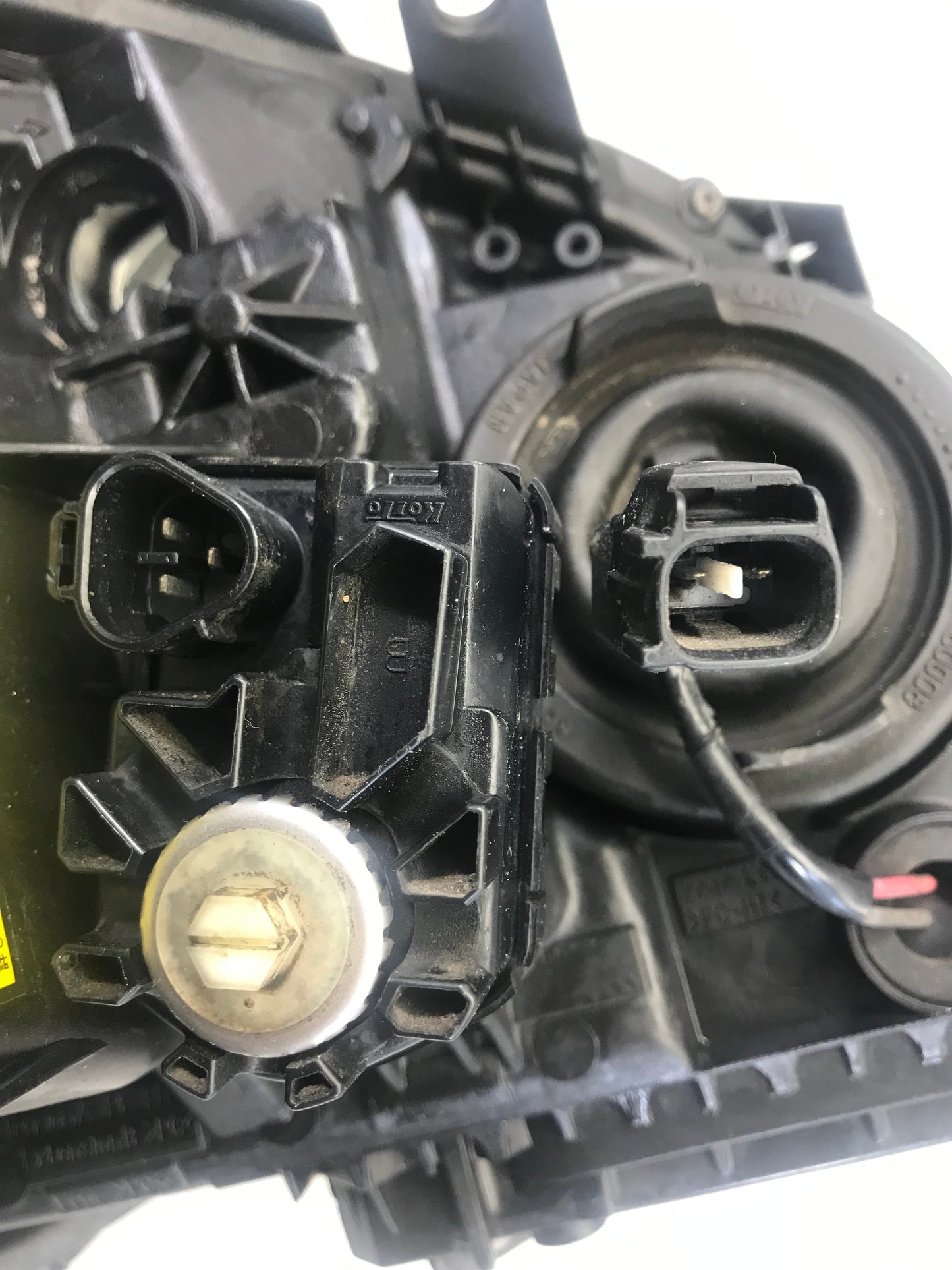 Toyota Avensis T25 2006-2009 Headlight Left Side  ( LHD car ) OEM:  8596724010, 3900078496, 12V24V310