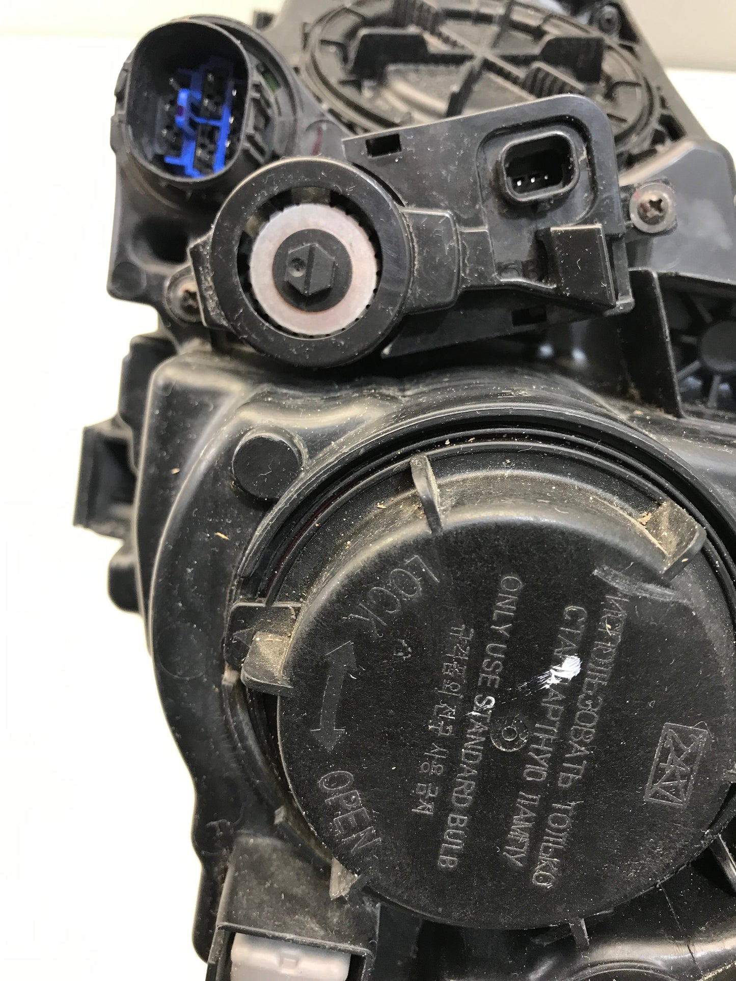 Hyundai Tucson TL 2015-2020  Headlight Front Right 2017 ( with defect LHD car ) 92102D7XXX