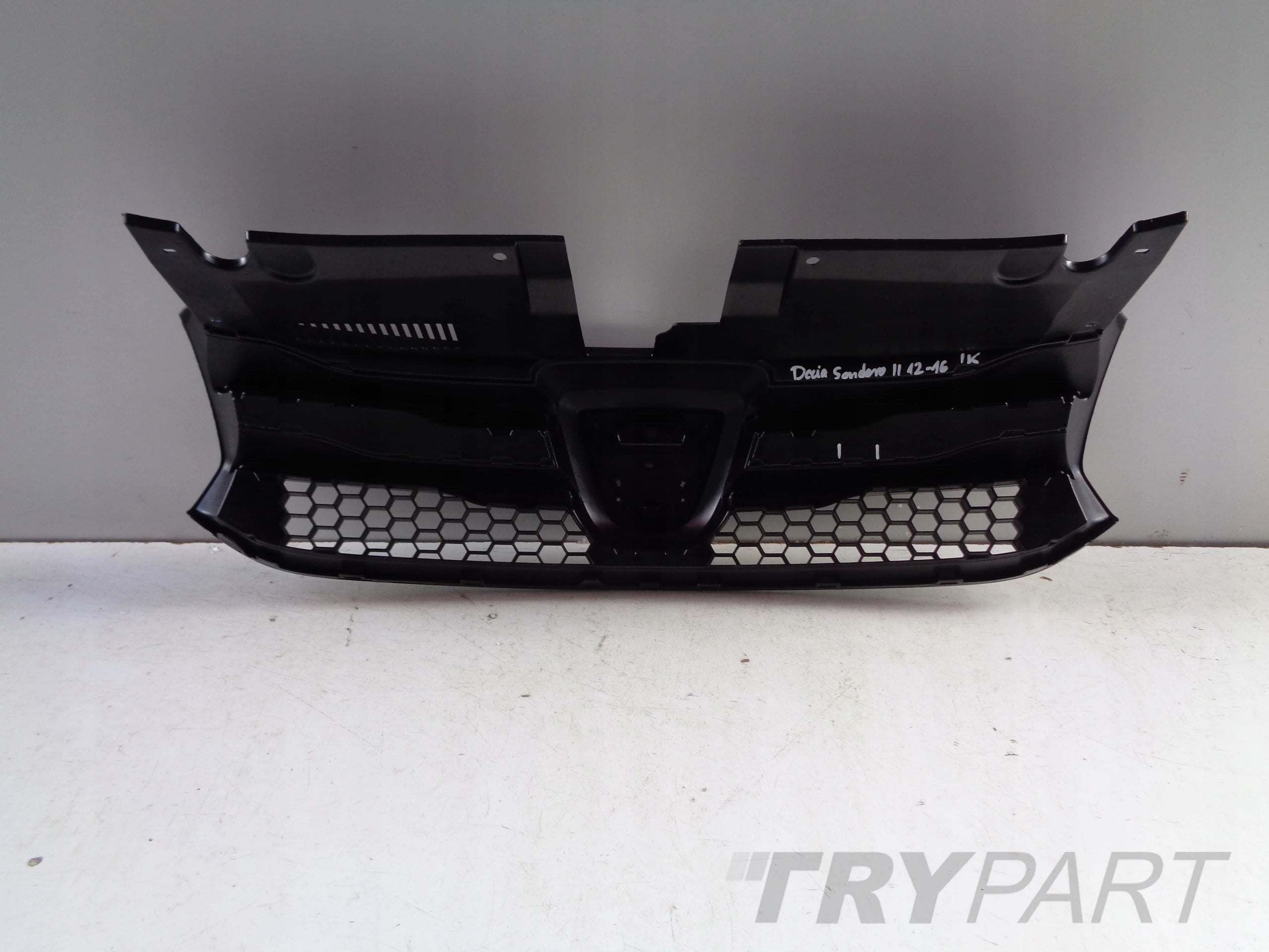 DACIA SANDERO II LOGAN 12-16 Radiator Grille