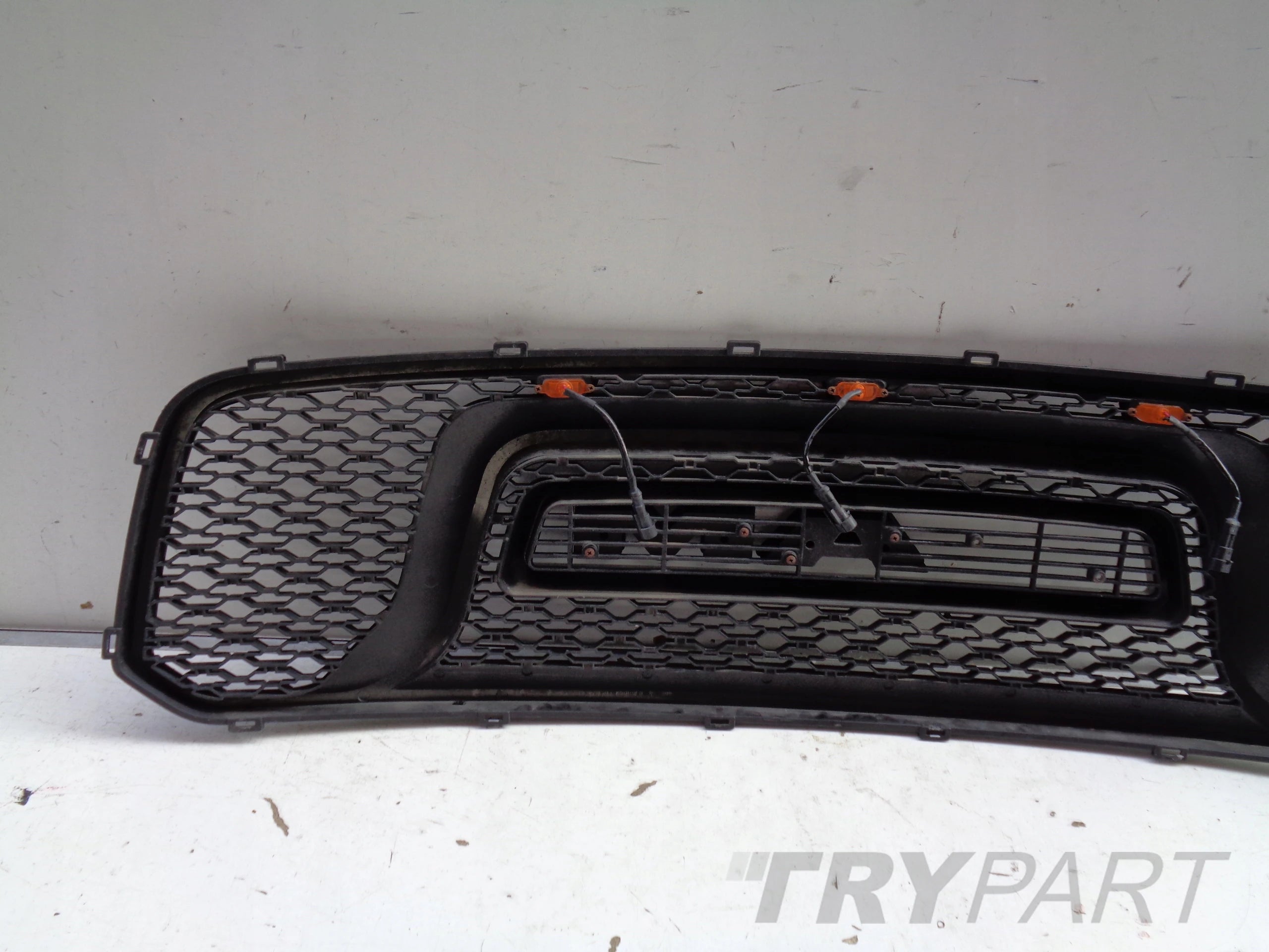 DODGE RAM 13- Grille Shell