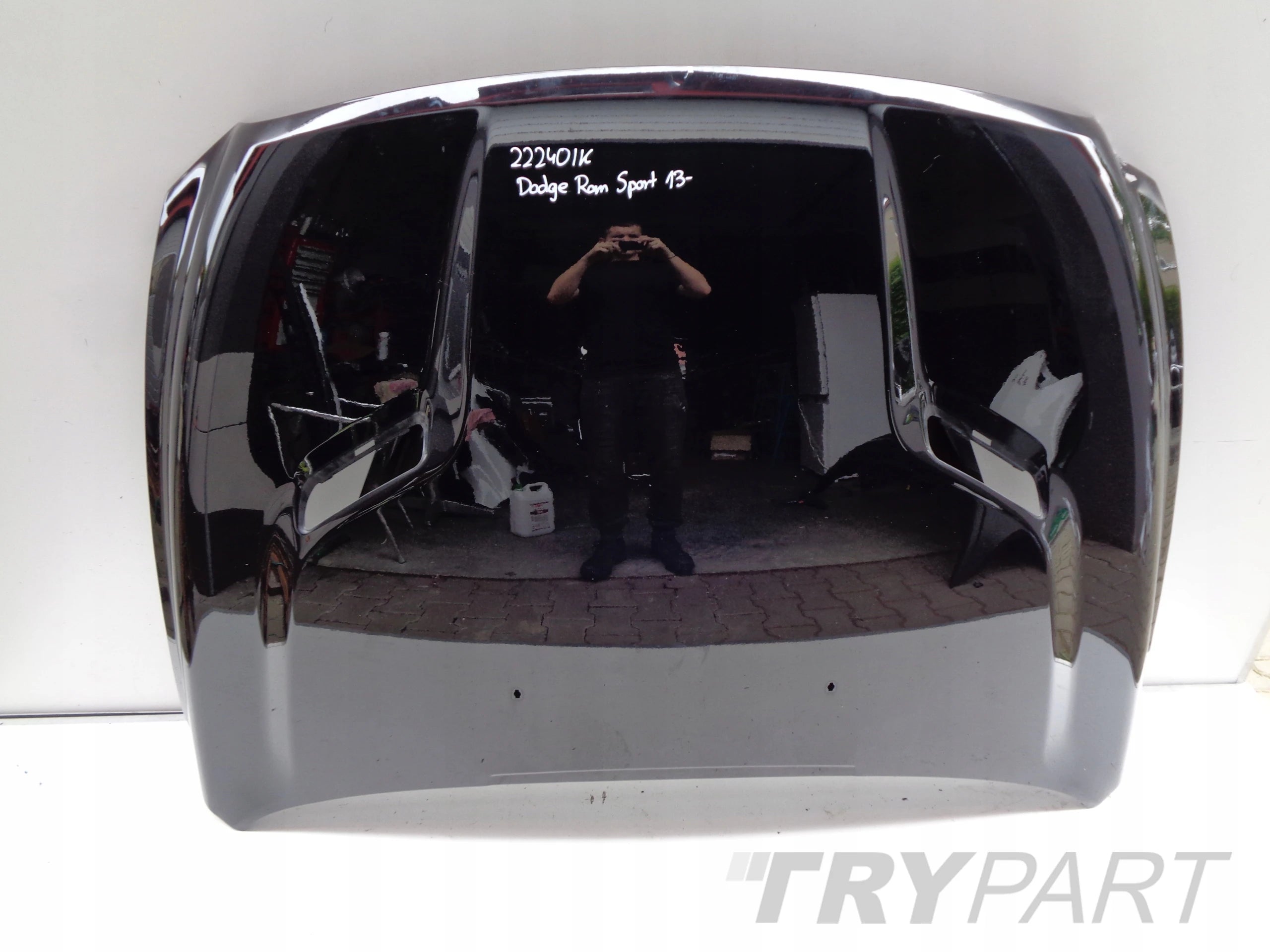 DODGE RAM SPORT SRT 13- ENGINE HOOD COVER