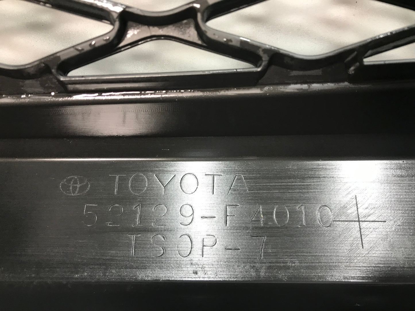 Toyota CHR C-HR 2016-2019 Front Bumper Lip Spoiler Grille Center Lower Middle In good Used condition  OEM: 52129F4010