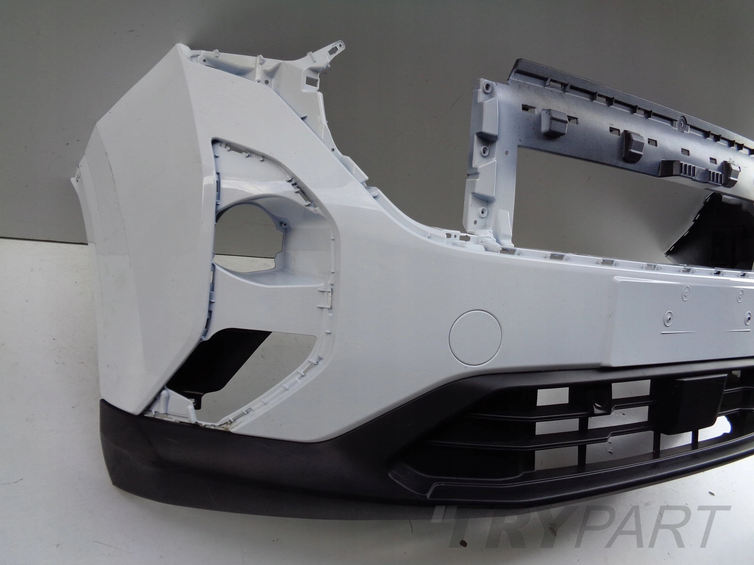 FRONT BUMPER FORD TRANSIT COURIER 24- NO. 51625