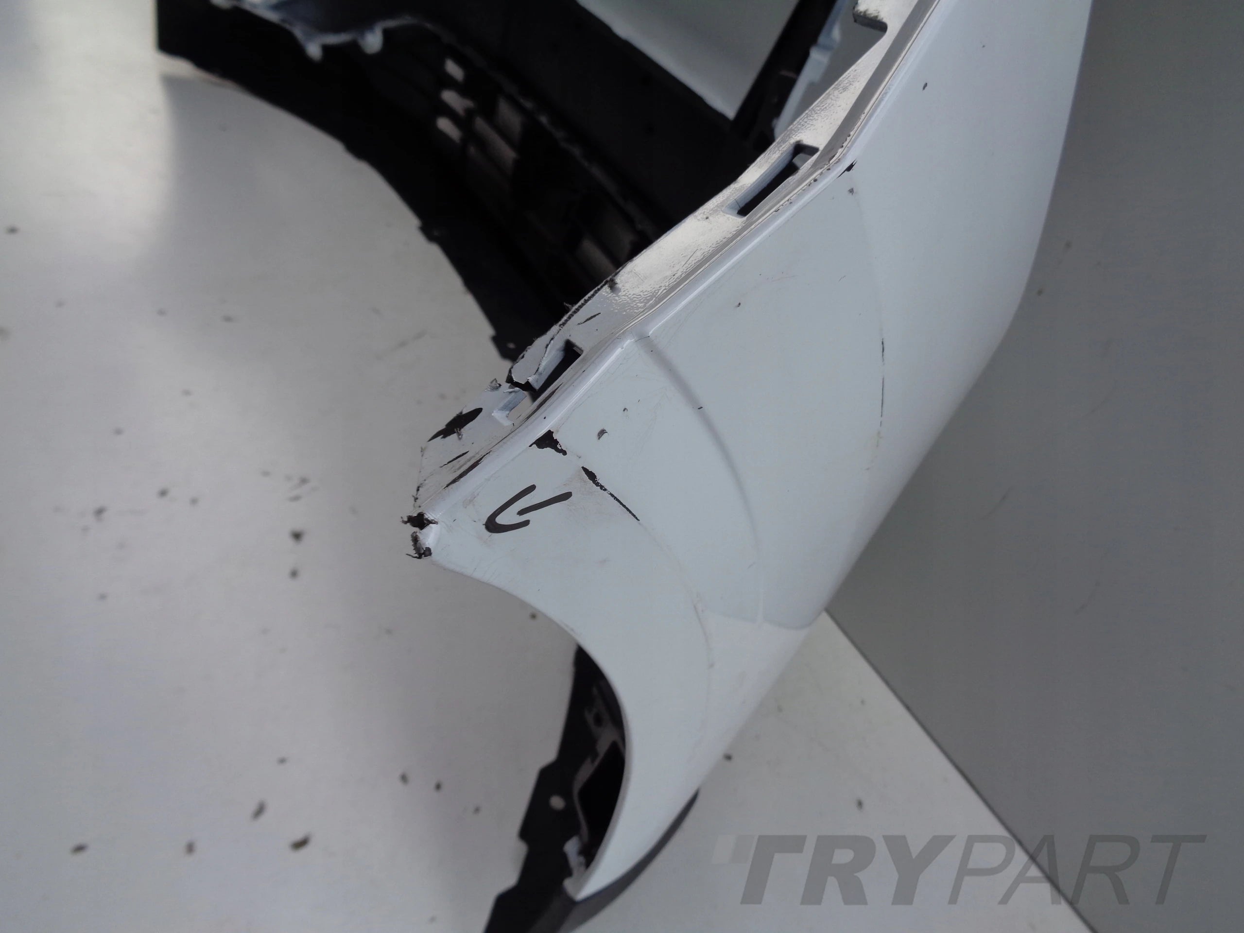 FRONT BUMPER FORD TRANSIT COURIER 24- NO. 51625
