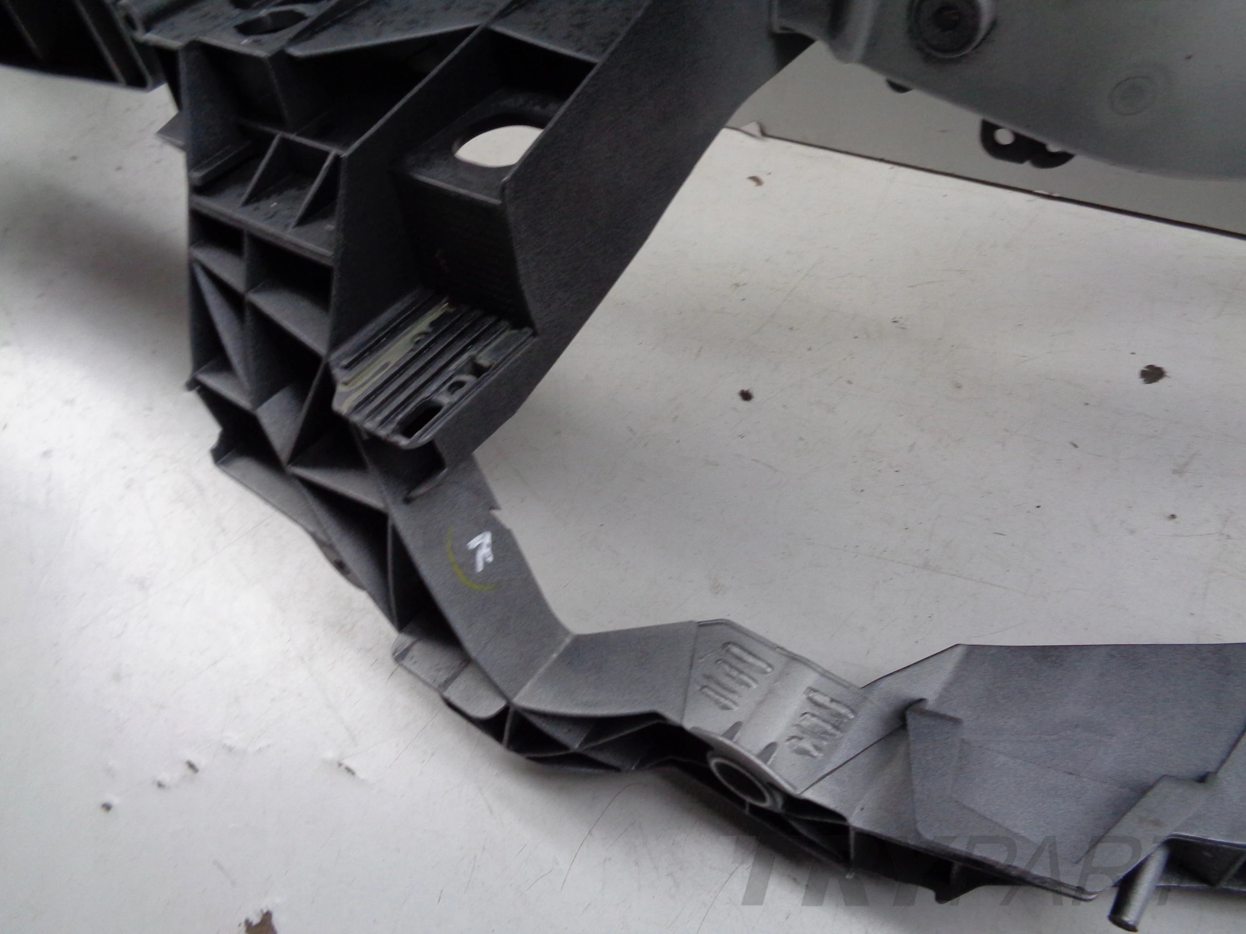 FRONT BUMPER REINFORCEMENT FORD FOCUS MK3 14- FACELIFT
