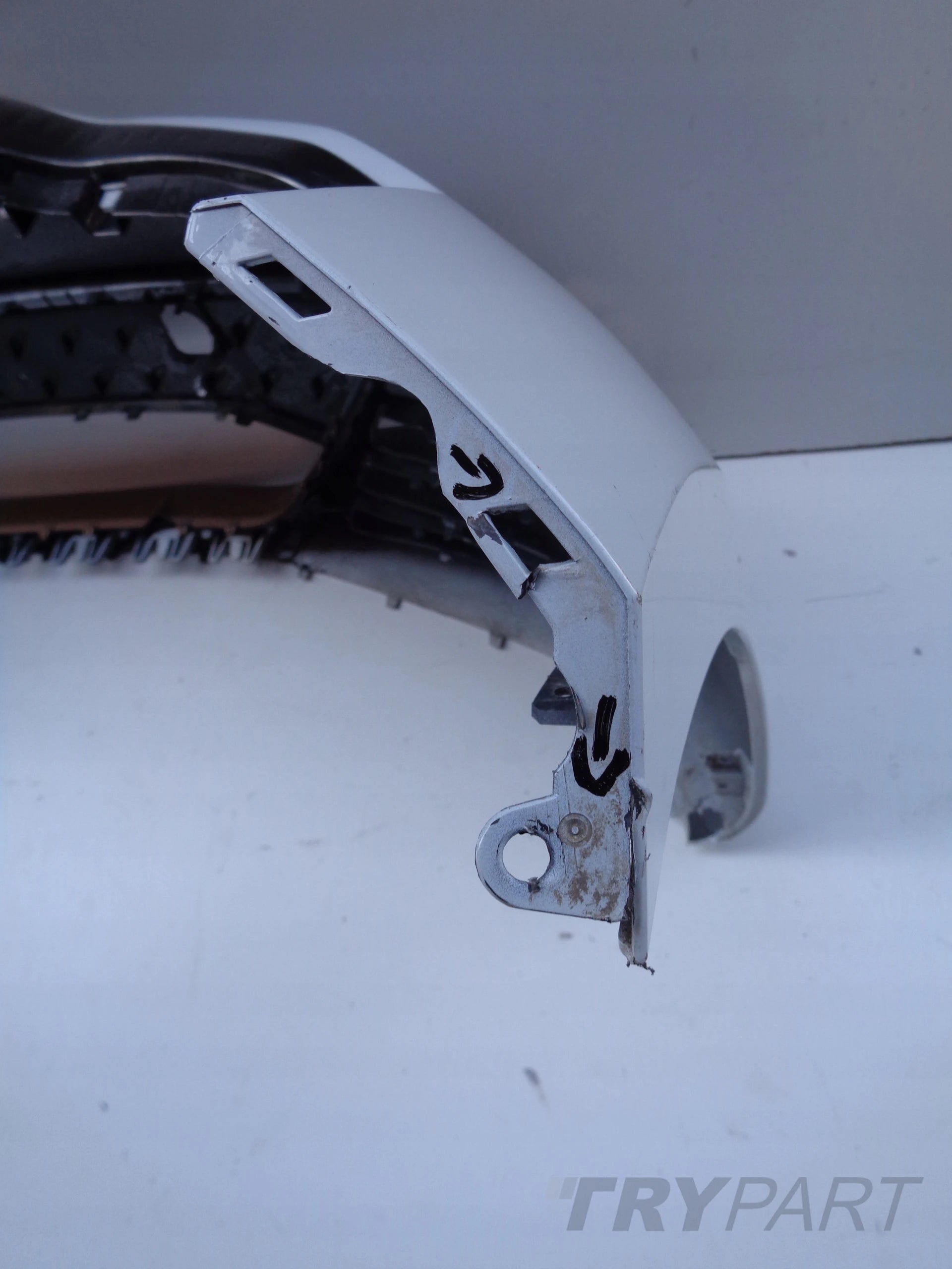 FRONT BUMPER SEAT CUPRA BORN 10E NO. 48195