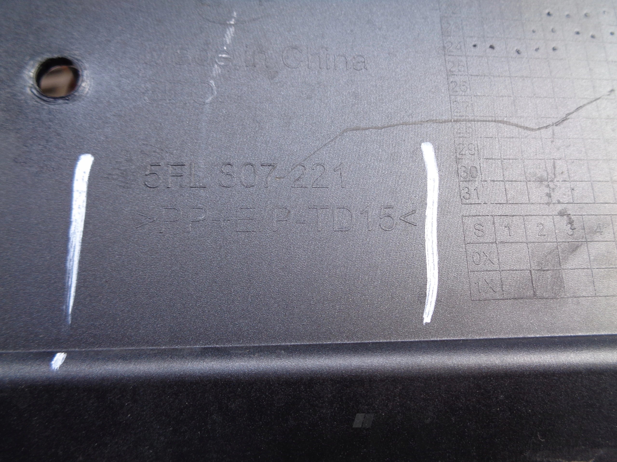 FRONT BUMPER SEAT TAVASCAN 5FL 24- NO. 46509