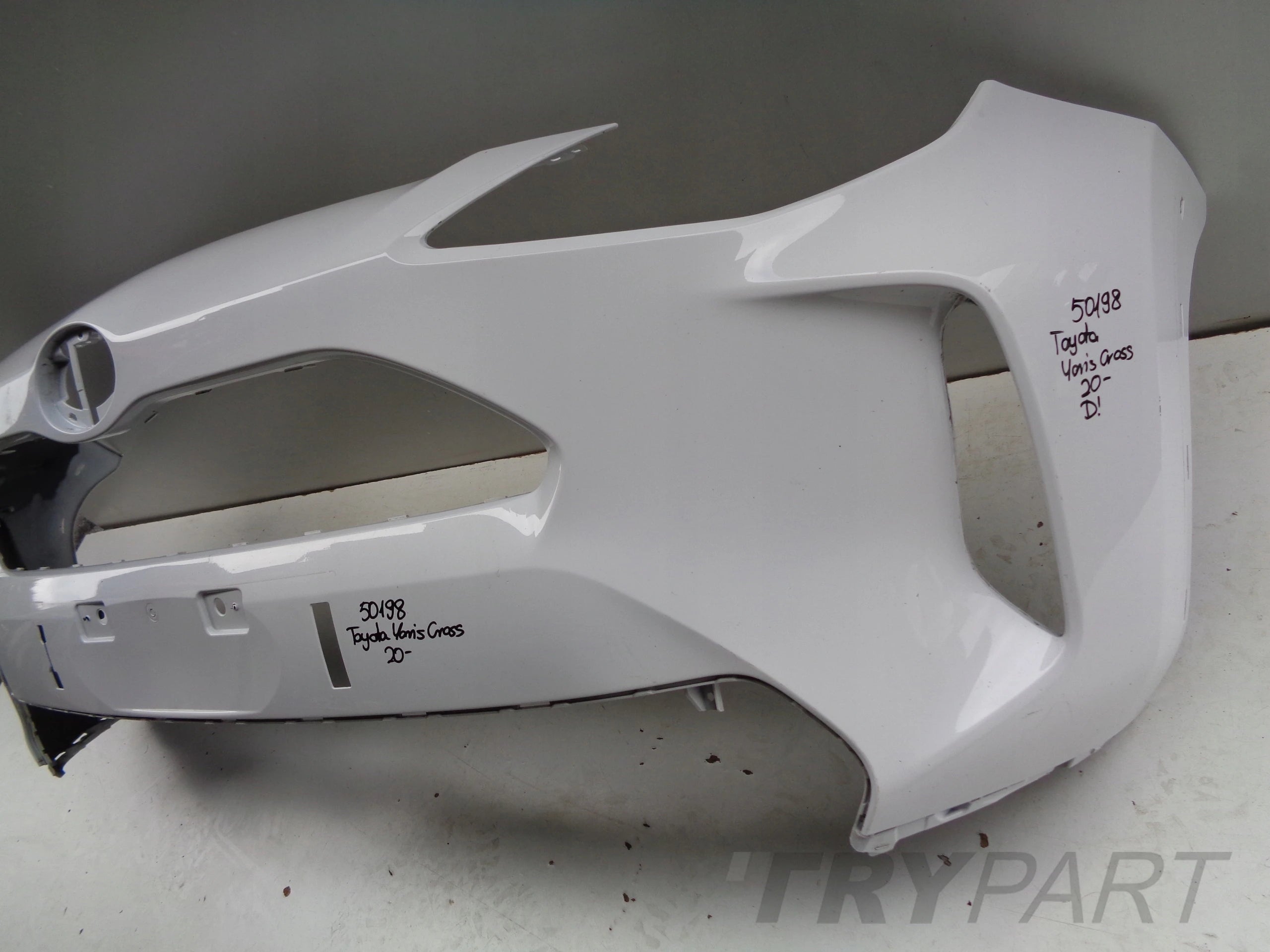 FRONT BUMPER TOYOTA YARIS CROSS 20- NO. 50198