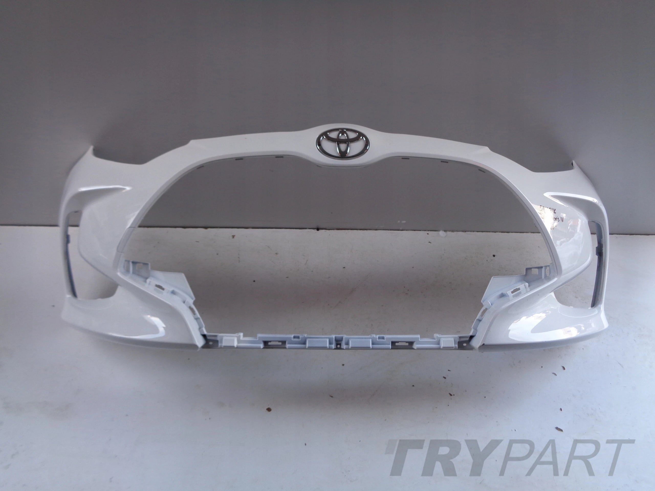 FRONT BUMPER TOYOTA YARIS IV 20- NO. 50609
