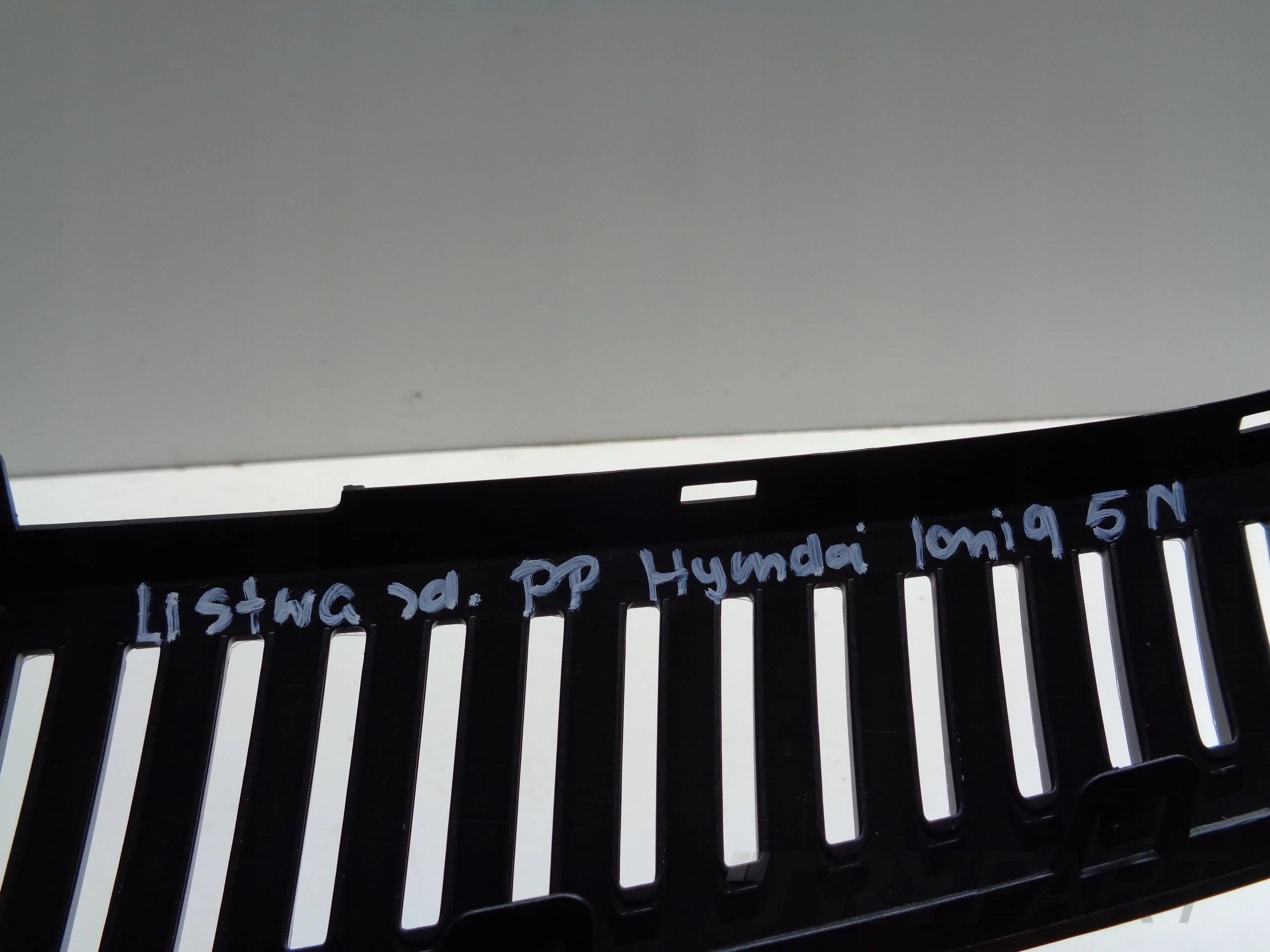 FRONT BUMPER TRIM RIGHT UPPER HYUNDAI IONIQ 5 N 23-