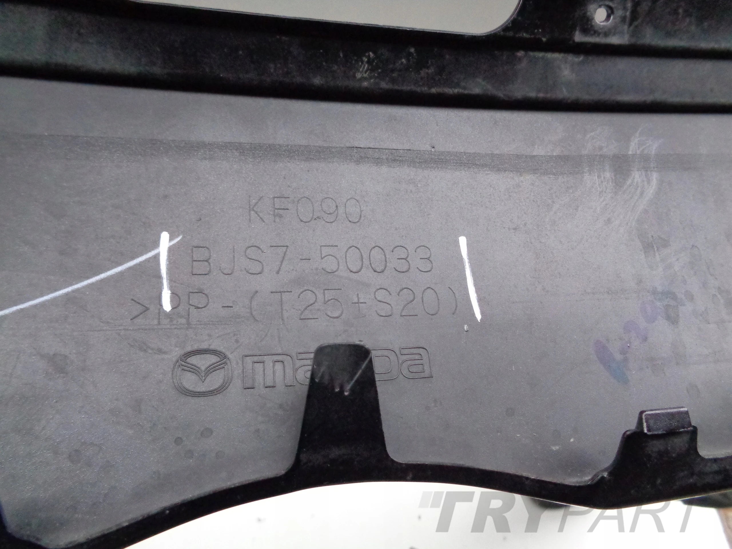FRONT BUMPER UPPER TRIM GRILLE MAZDA 3 16- FACELIFT
