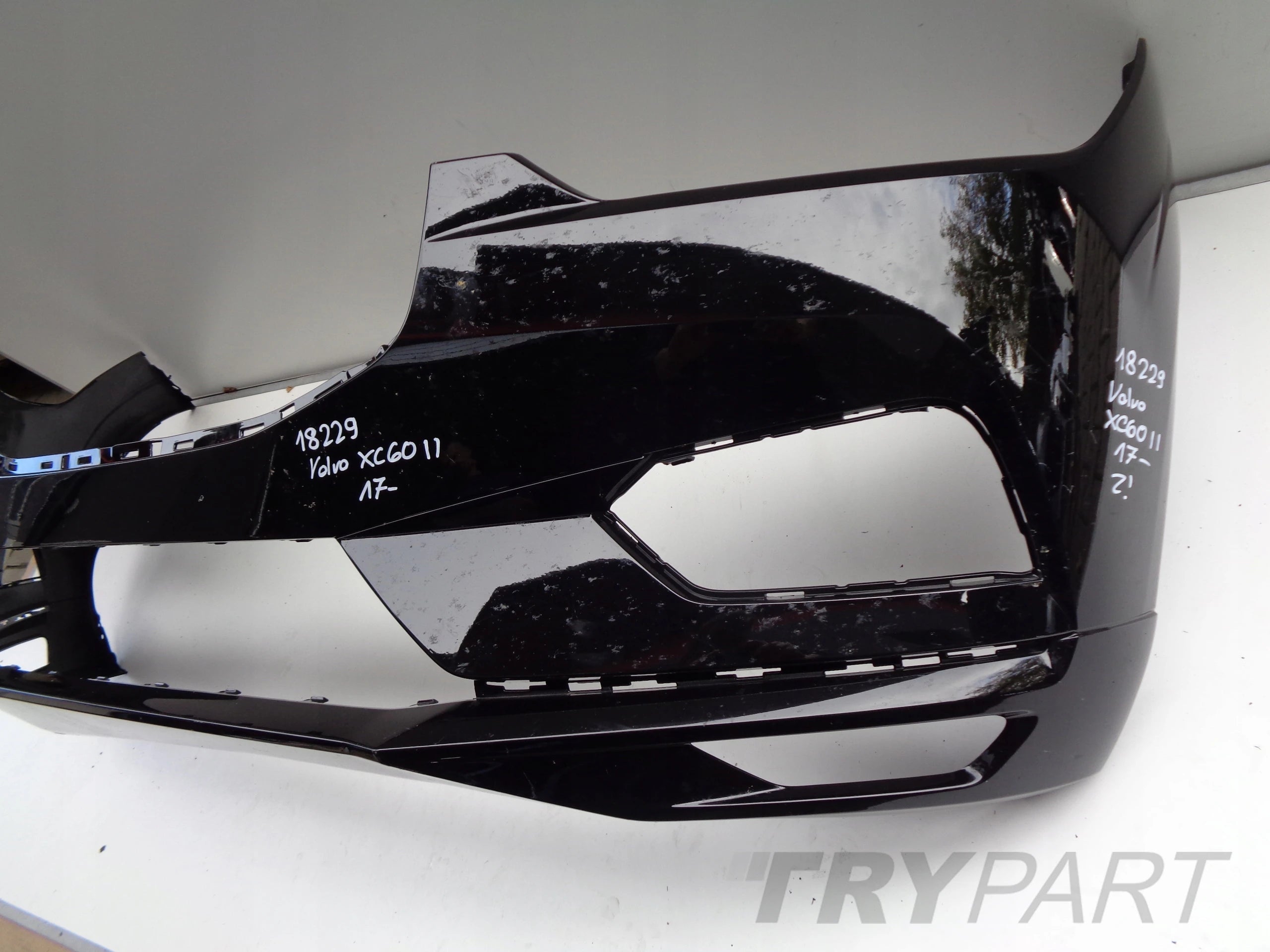 FRONT BUMPER VOLVO XC60 II 17- NO. 18229