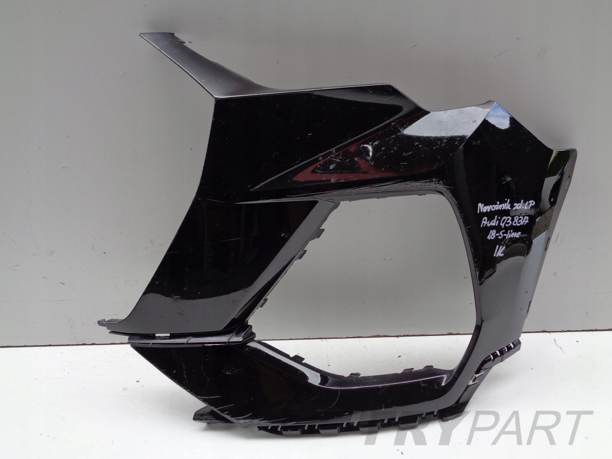 FRONT LEFT BUMPER CORNER AUDI Q3 II 18- 83A S-LINE