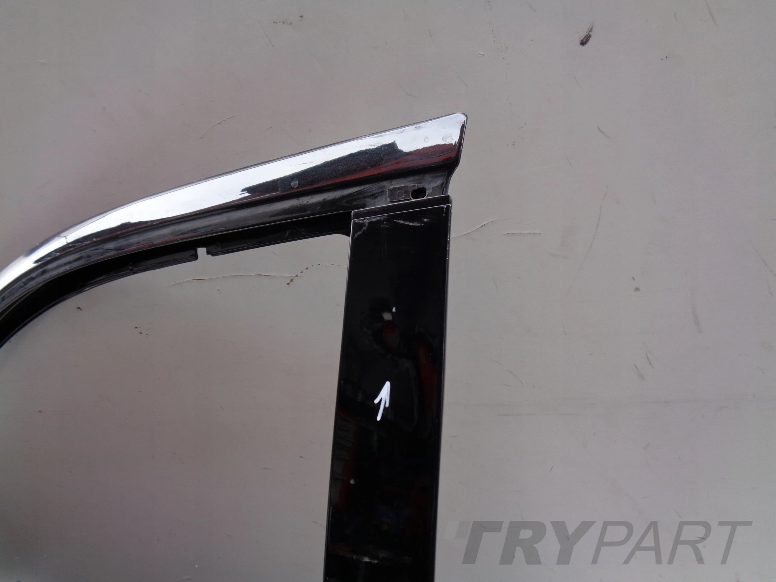 FRONT LEFT DOOR JEEP GRAND CHEROKEE WK2 13- NO. 46012