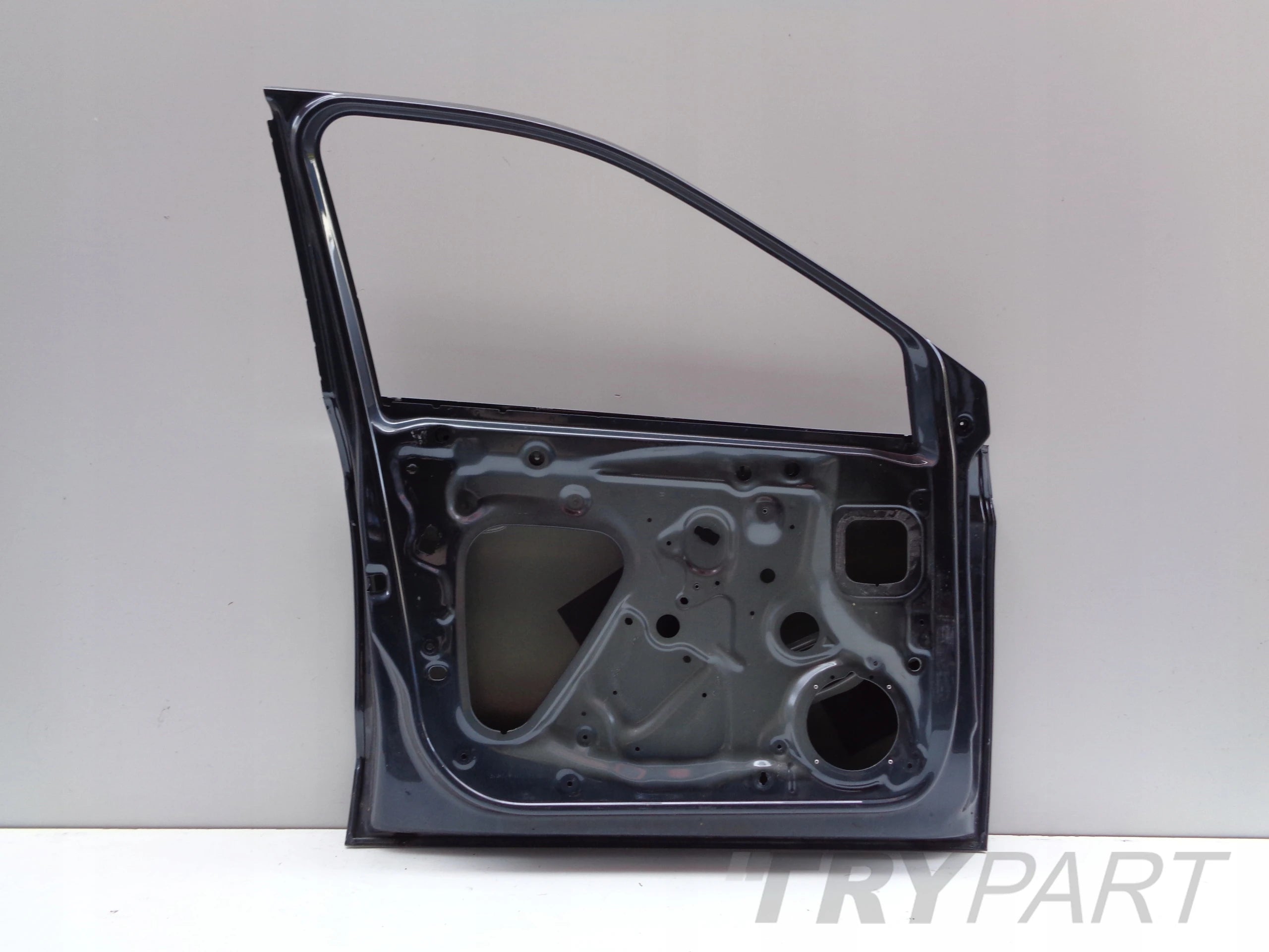 FRONT LEFT DOOR SEAT ARONA 6F9 17- NR 46755