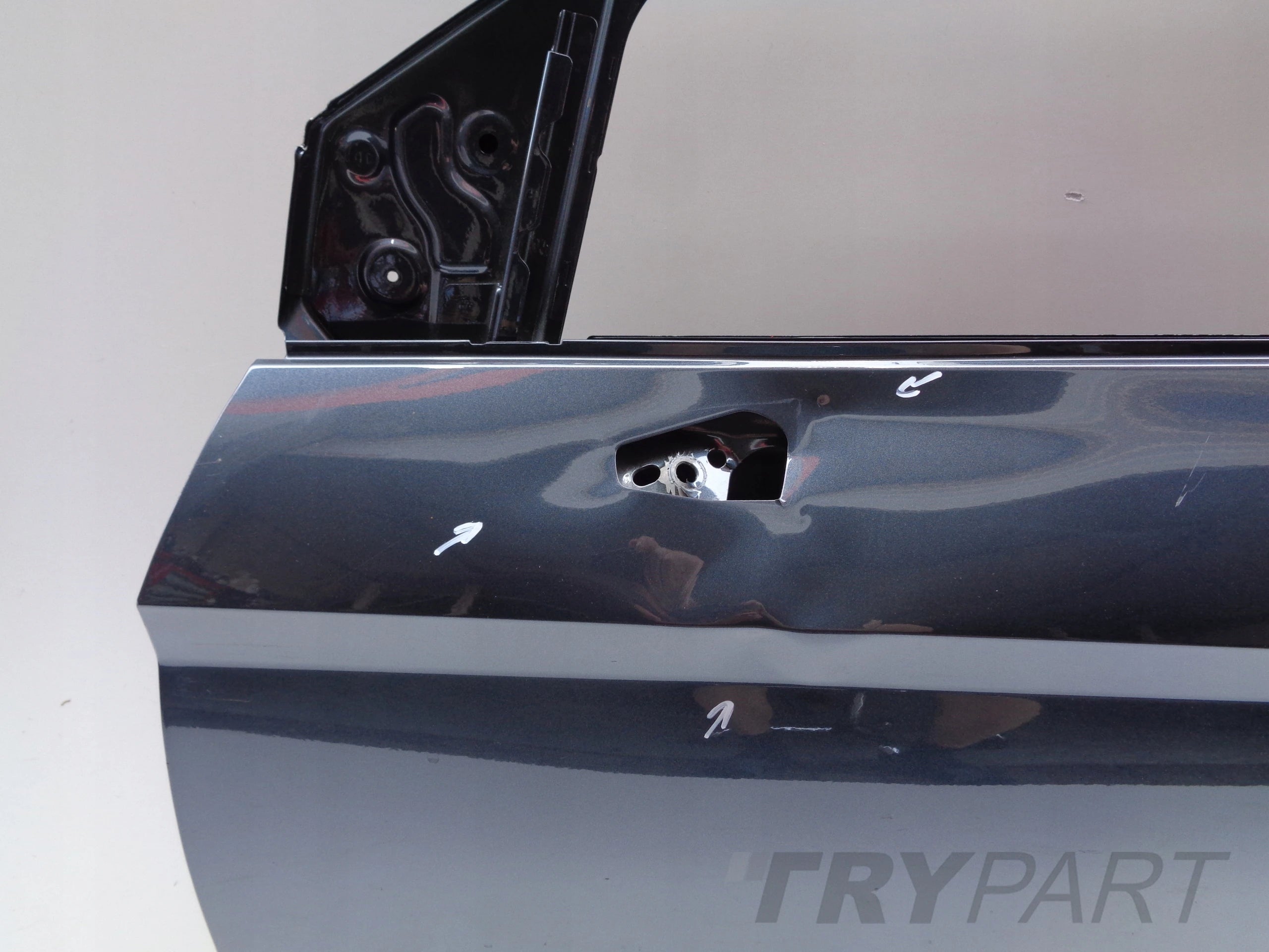 FRONT LEFT DOOR SEAT ARONA 6F9 17- NR 46755
