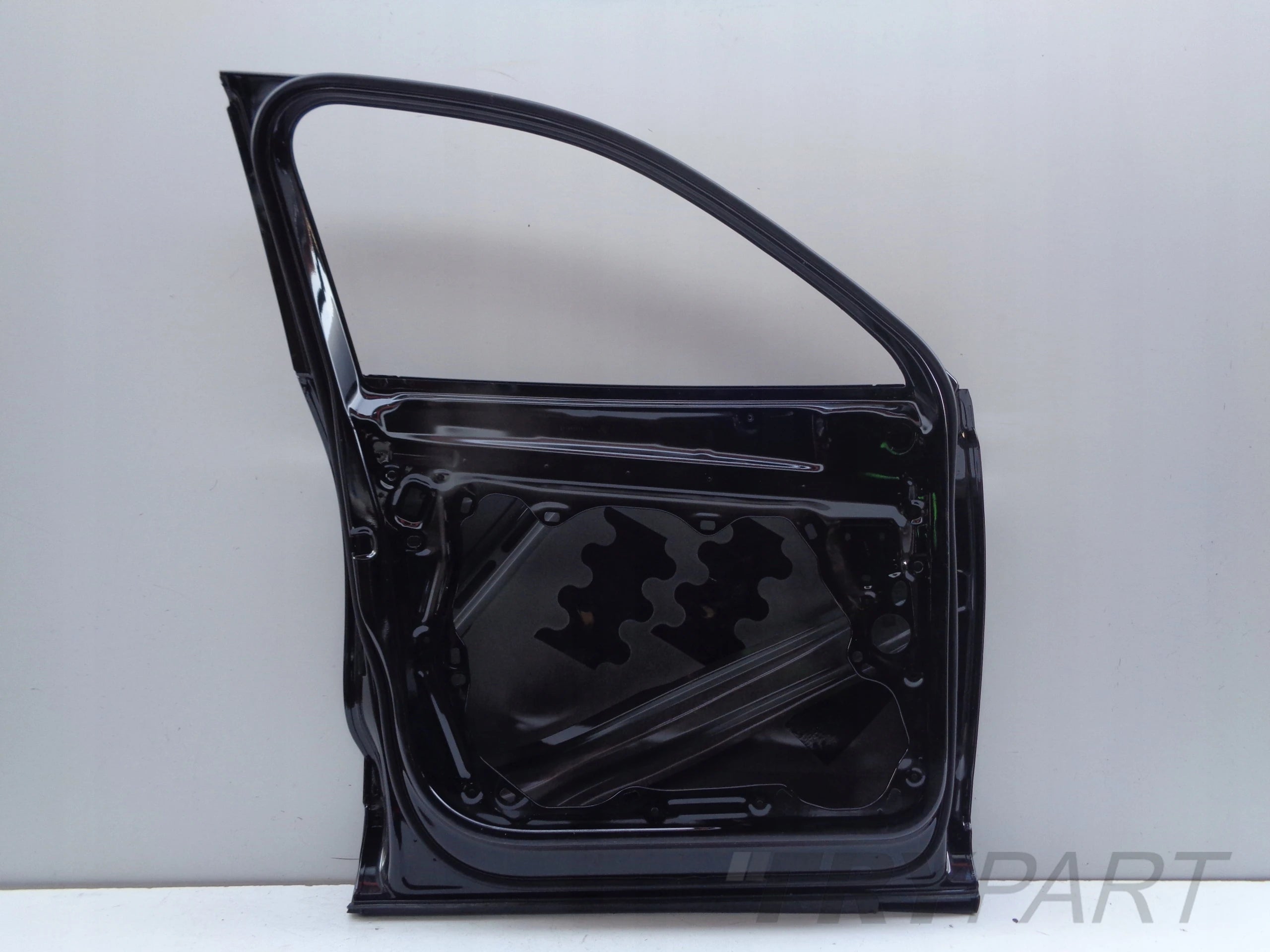 FRONT LEFT DOOR VW TIGUAN III 571 24- NO. 49161