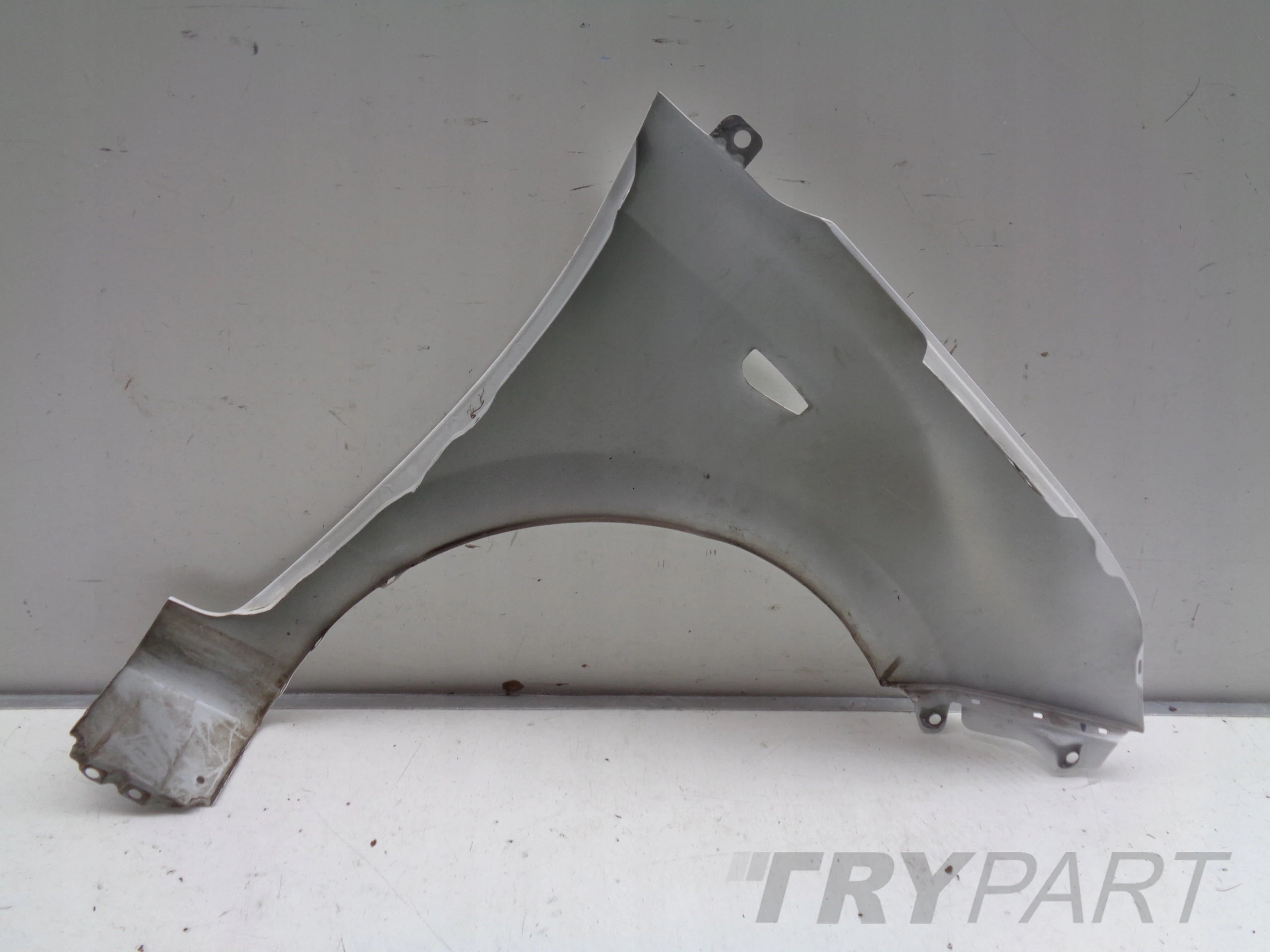 FRONT LEFT FENDER HYUNDAI I10 13- NO. 35725
