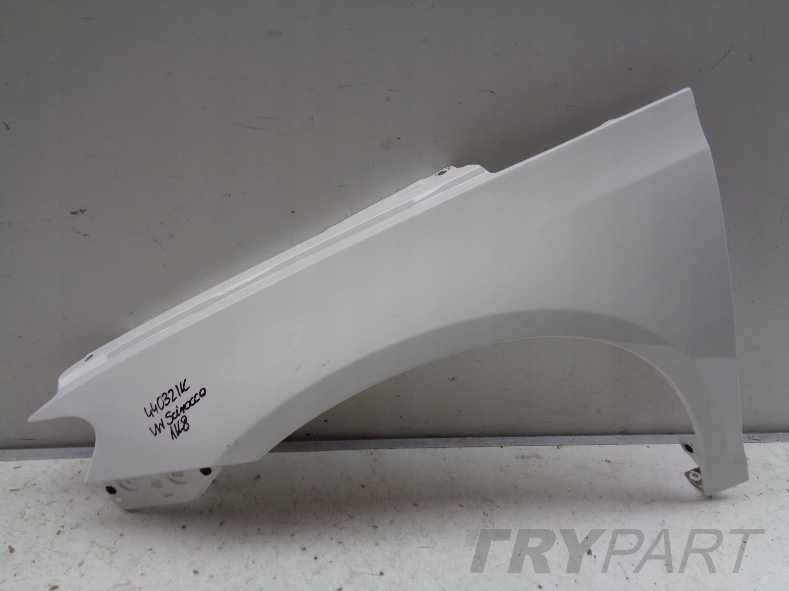 FRONT LEFT FENDER VW SCIROCCO 1K8 08- NO. 44032
