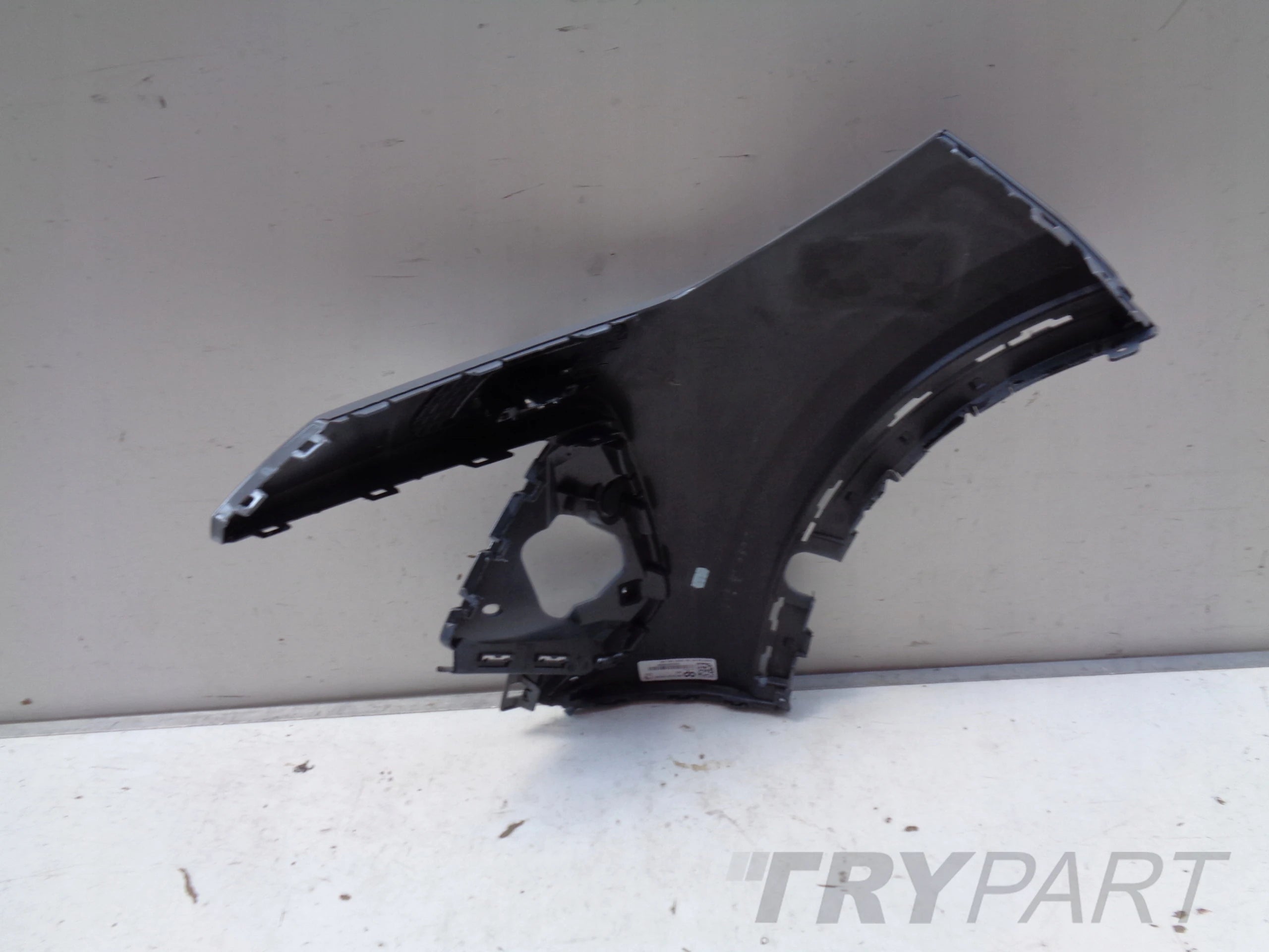 FRONT RIGHT BUMPER CORNER AUDI Q4 89A