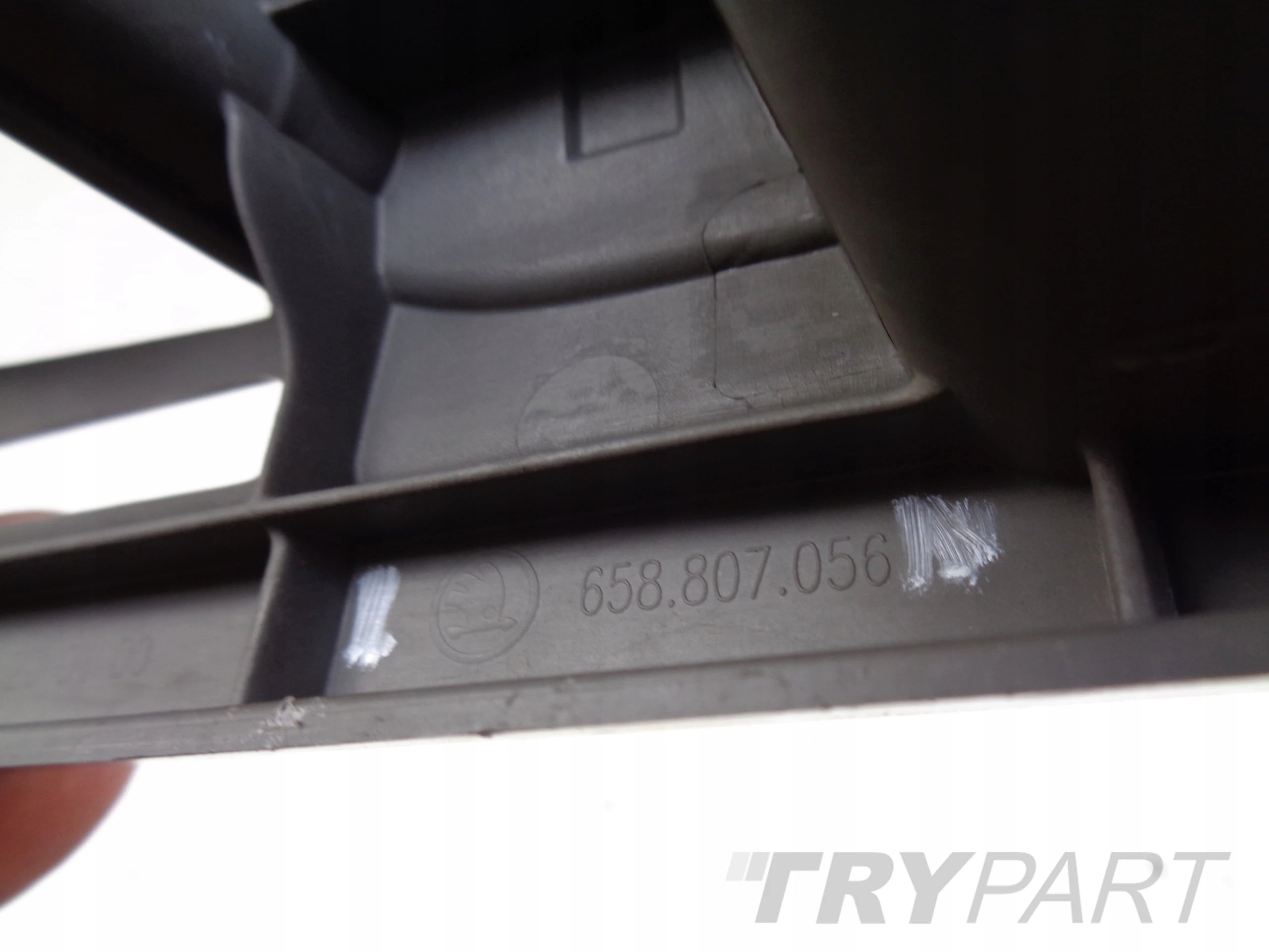 FRONT RIGHT BUMPER SLIDER SKODA KAMIQ 658 18-