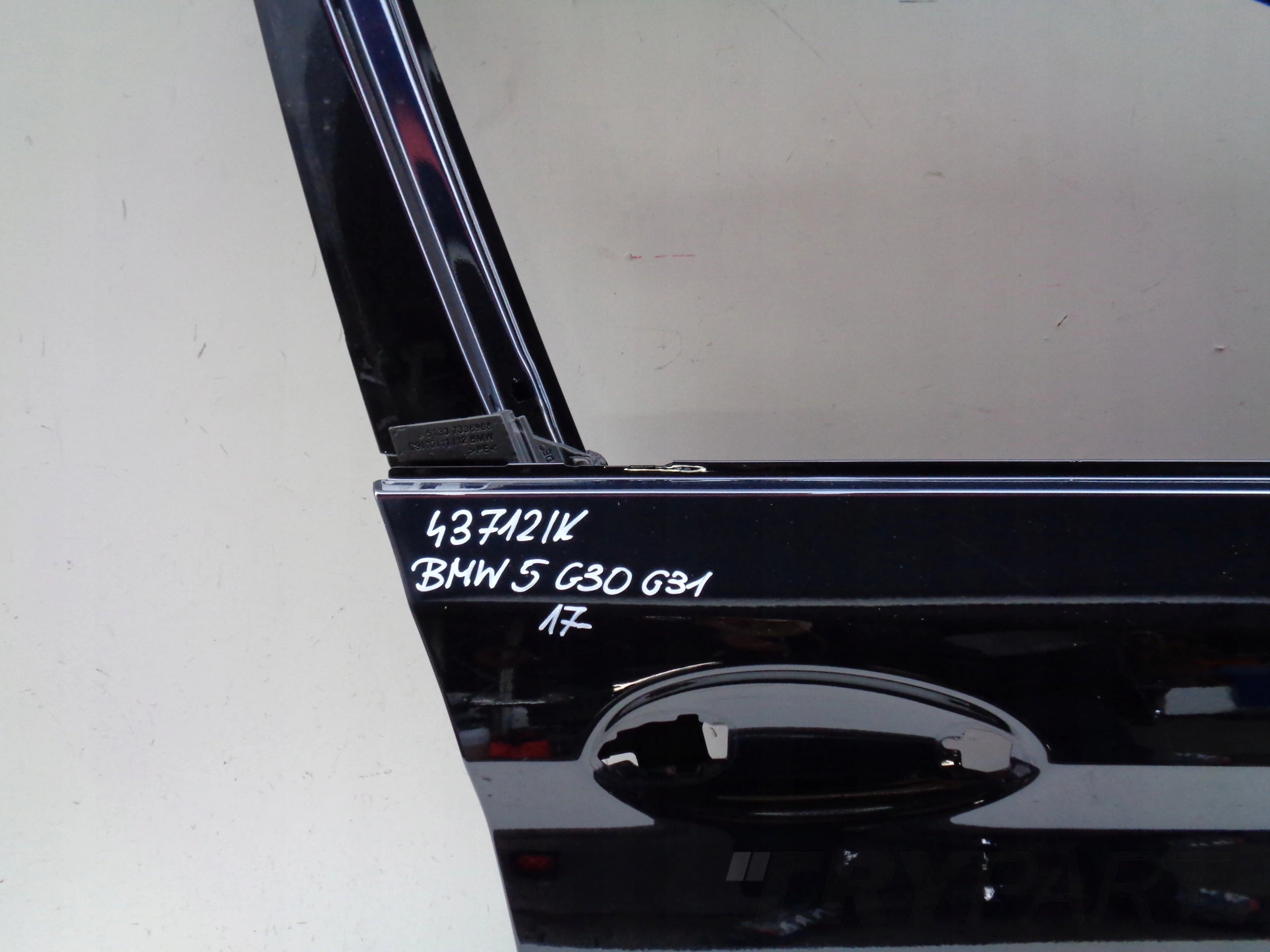 FRONT RIGHT DOOR BMW 5 G30 G31 17- NO. 43712