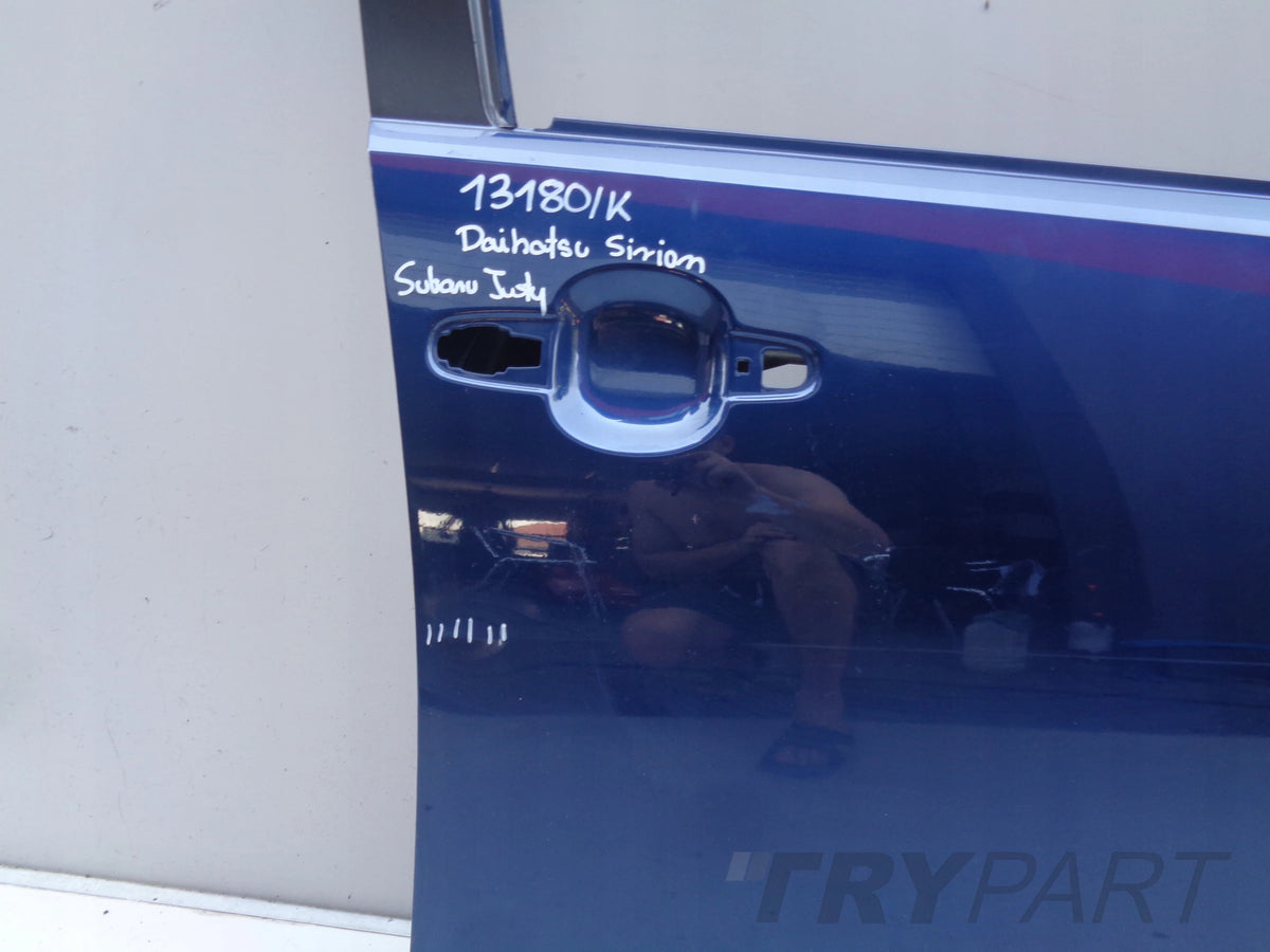 FRONT RIGHT DOOR DAIHATSU SIRION SUBARU JUSTY
