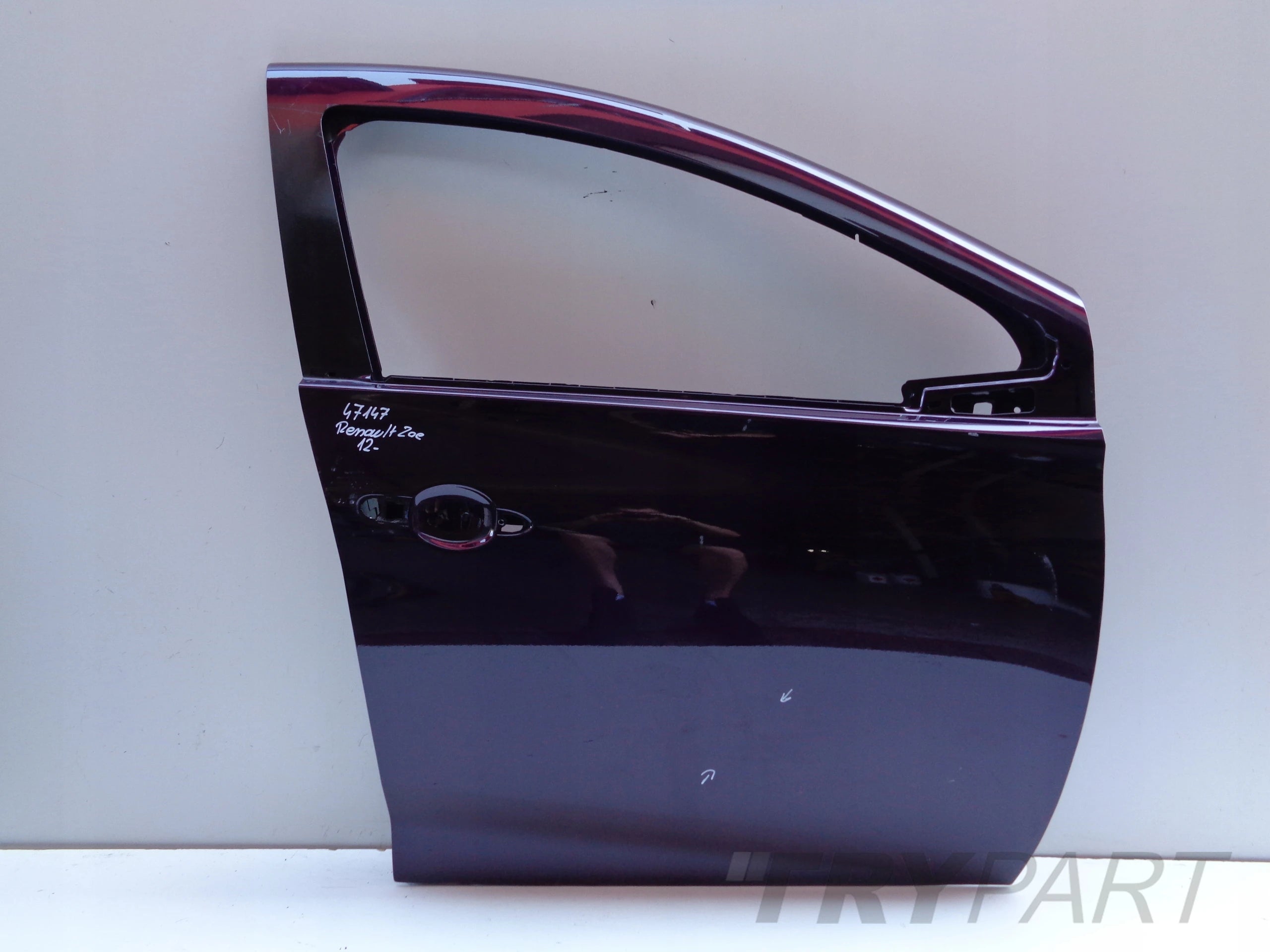 FRONT RIGHT DOOR RENAULT ZOE 12- NO. 47147