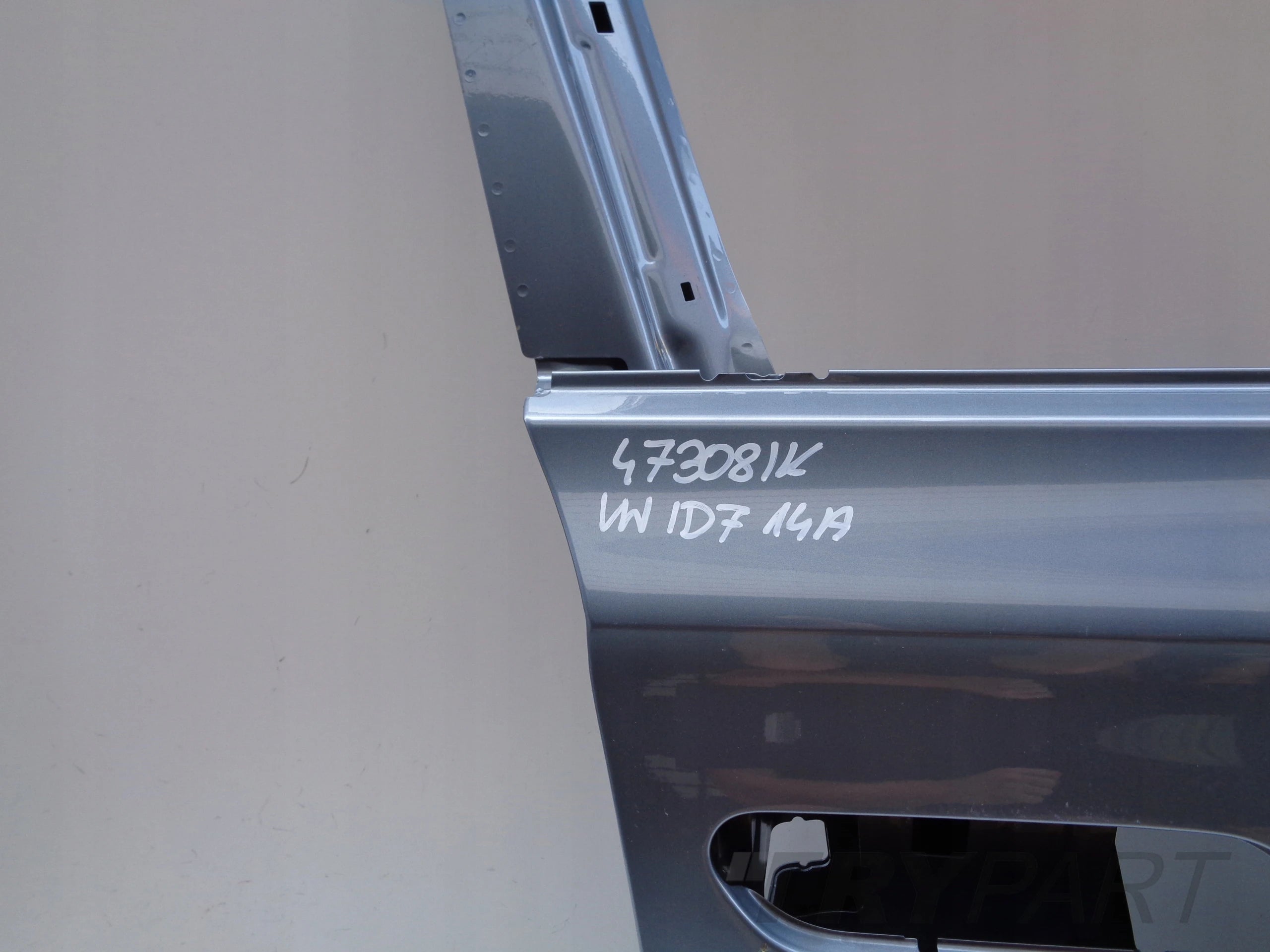 FRONT RIGHT DOOR VW ID7 14A NO. 47308