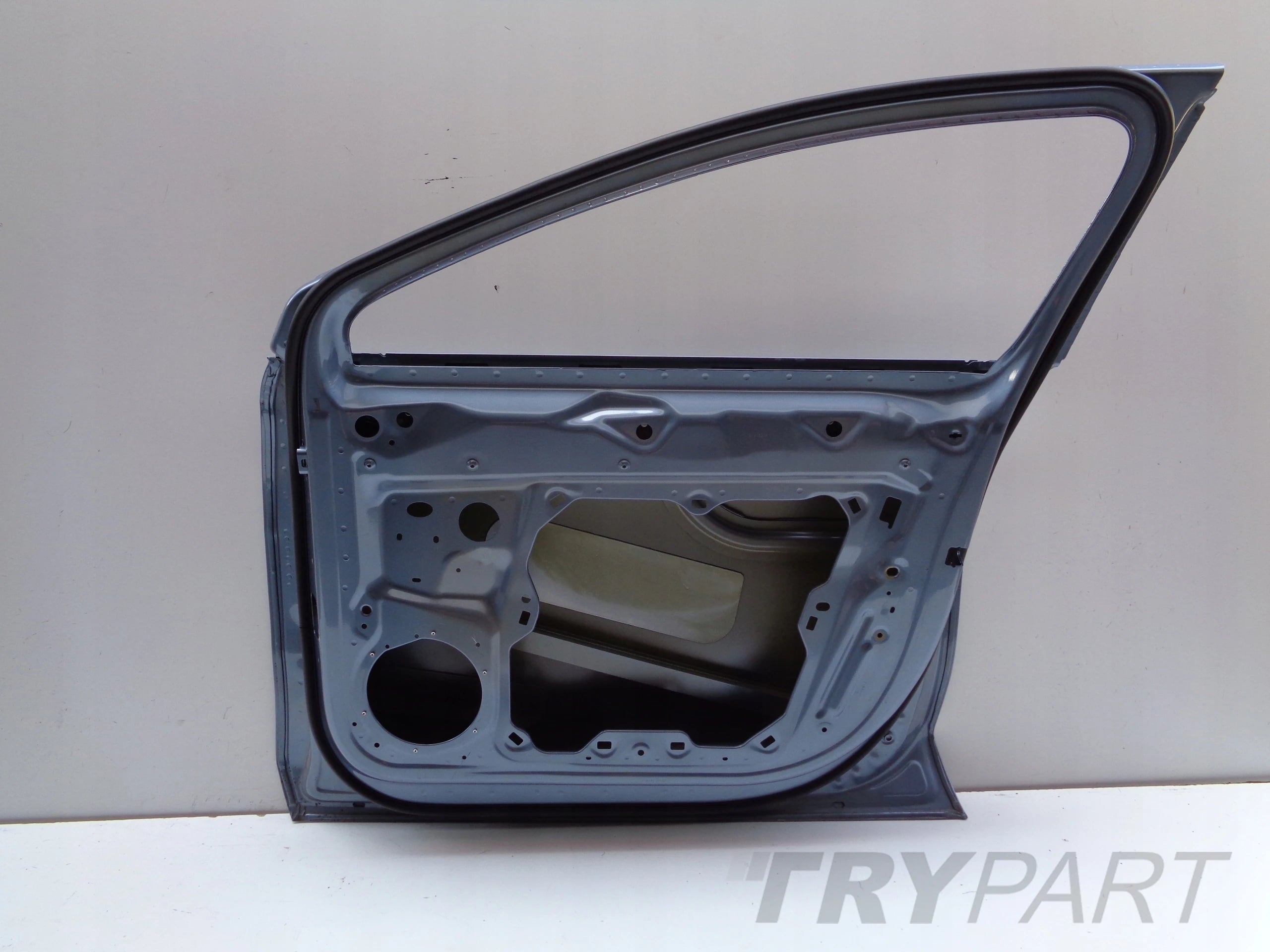 FRONT RIGHT DOOR VW ID7 14A NO. 47308