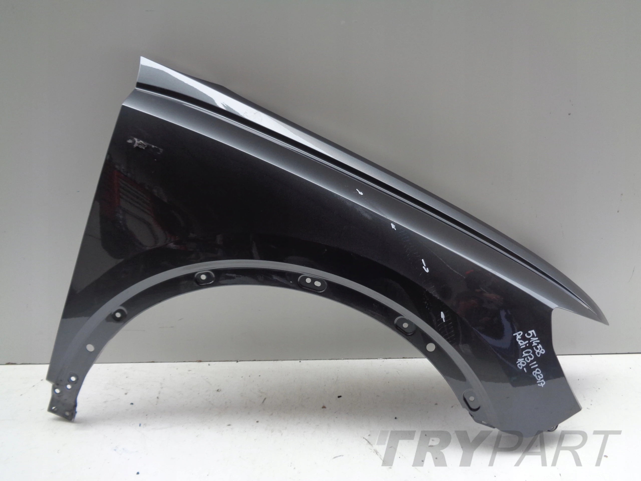 FRONT RIGHT FENDER AUDI Q3 II 83A 18- NO. 51458
