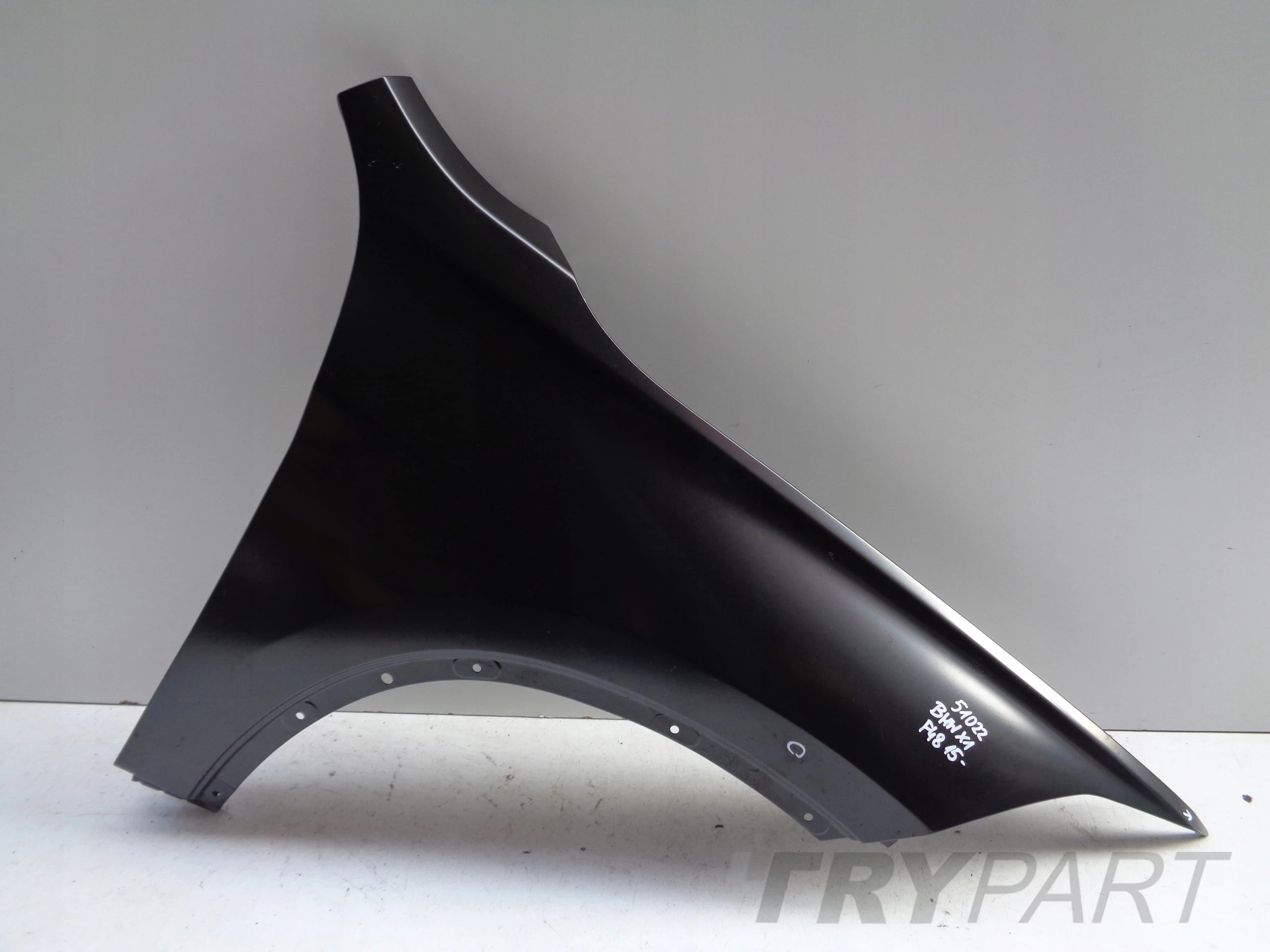 FRONT RIGHT FENDER BMW X1 F48 15- NO. 51022