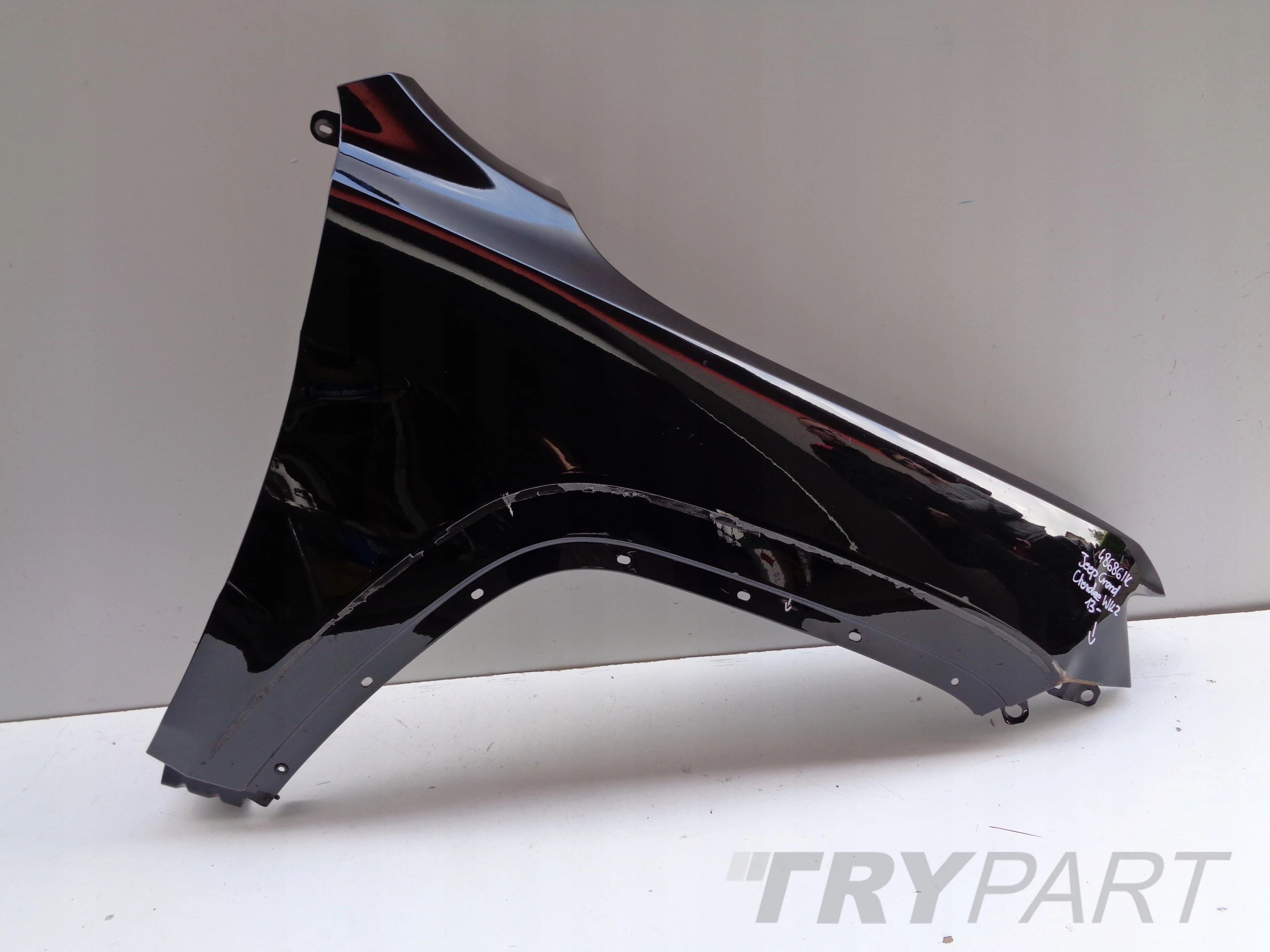FRONT RIGHT FENDER JEEP GRAND CHEROKEE WK2 13- NO. 48686