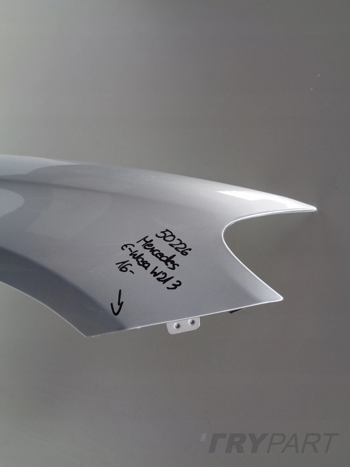 FRONT RIGHT FENDER MERCEDES E-CLASS W213 16- NO. 50226