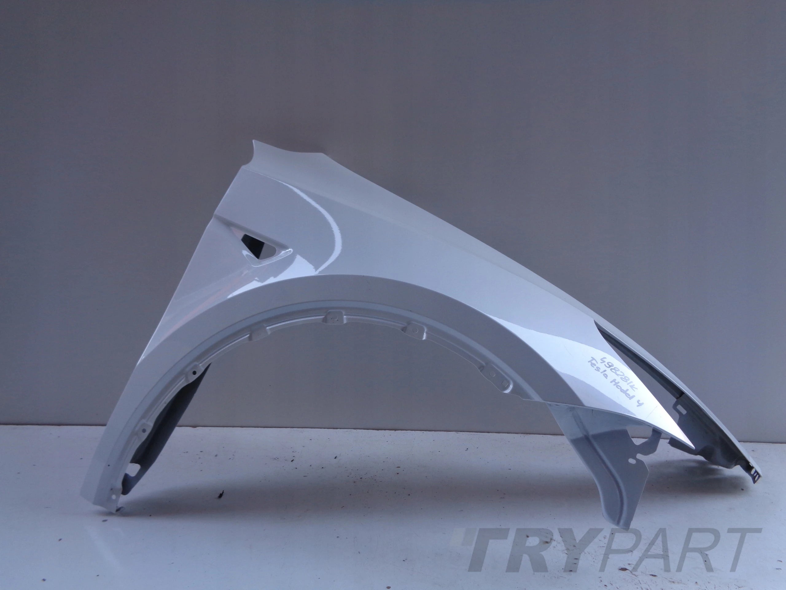 FRONT RIGHT FENDER TESLA MODEL Y NO. 49828